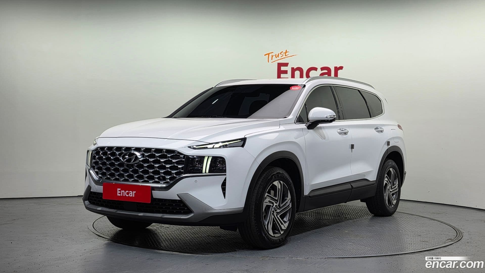 Main__Slider__Photo:Santafe Hyundai 2020.8-0