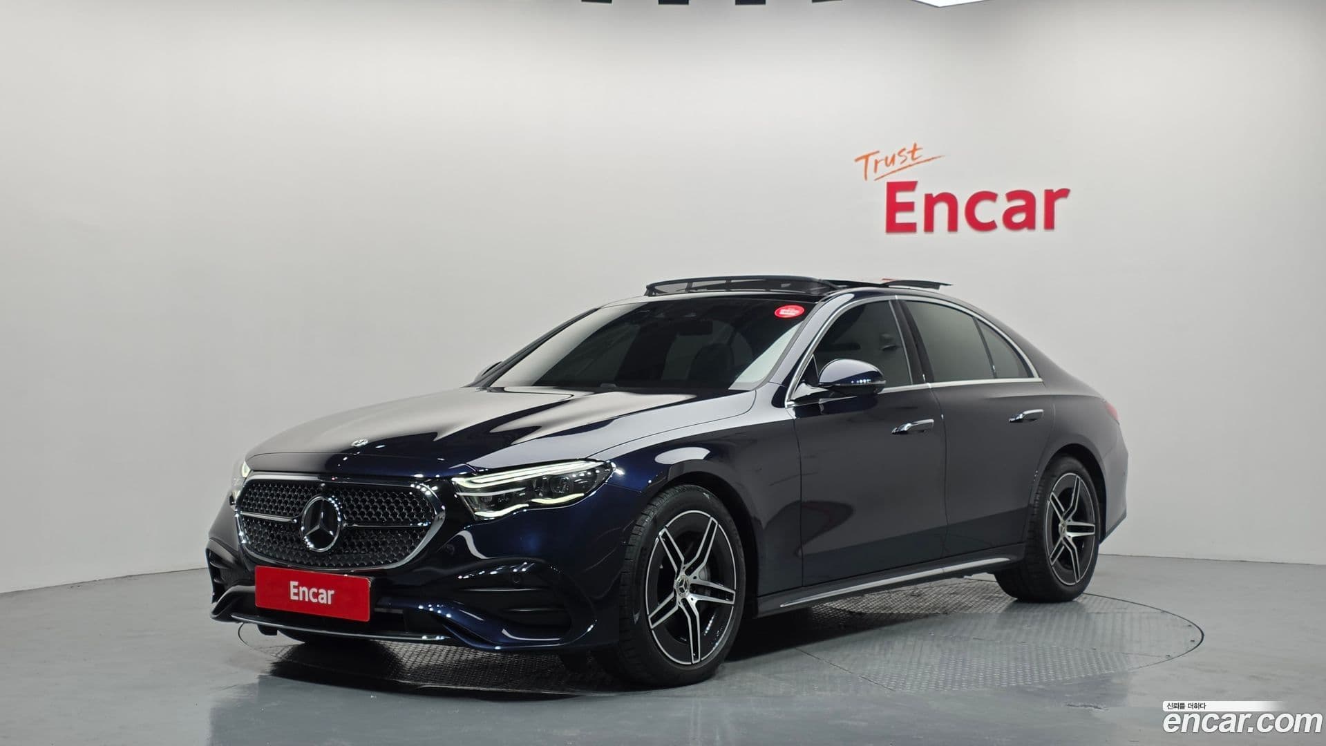Main__Slider__Photo:E-Class Mercedes-Benz 2024.5-0