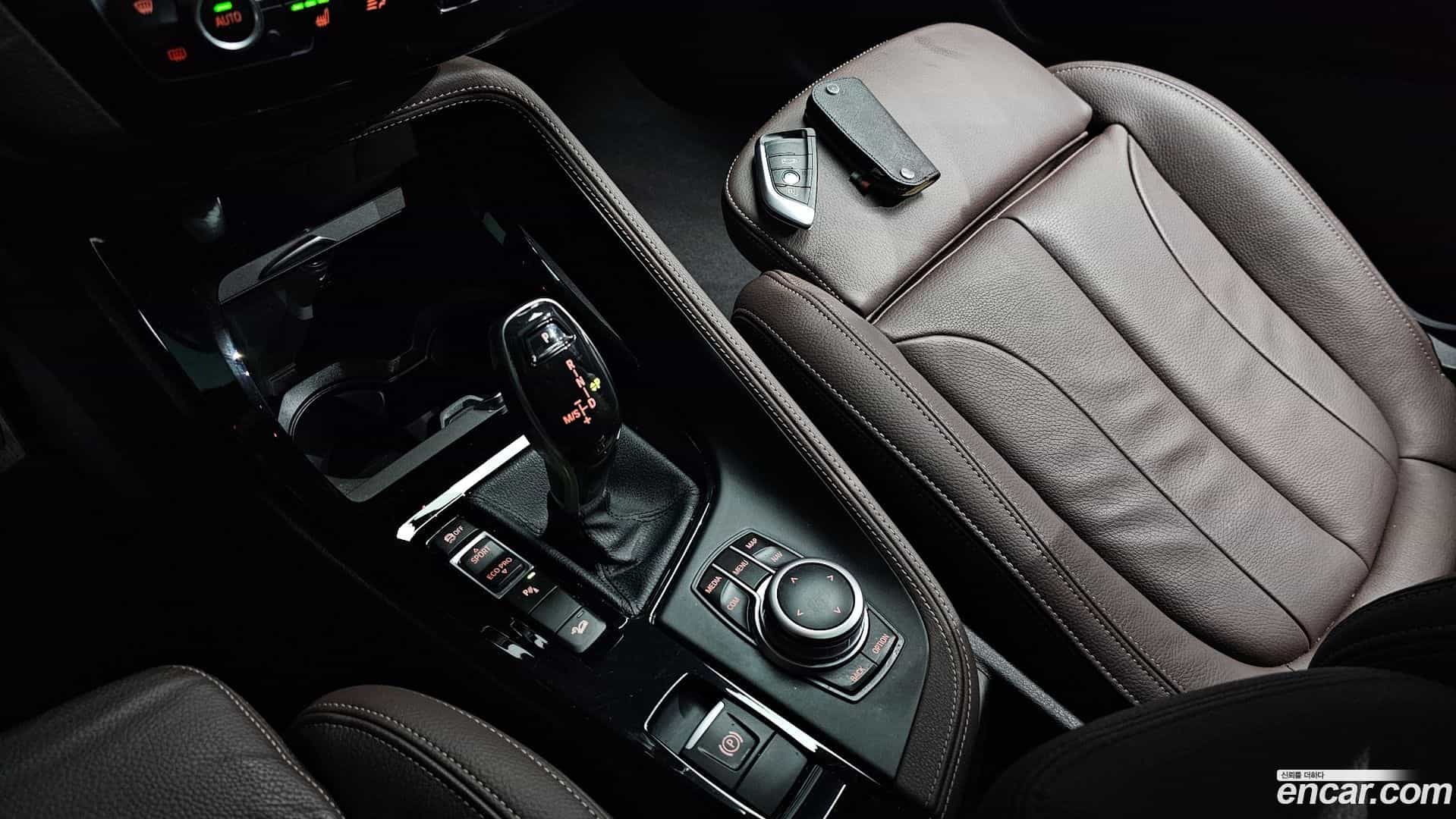 X2 (F39) BMW 2023.10-INNER-009