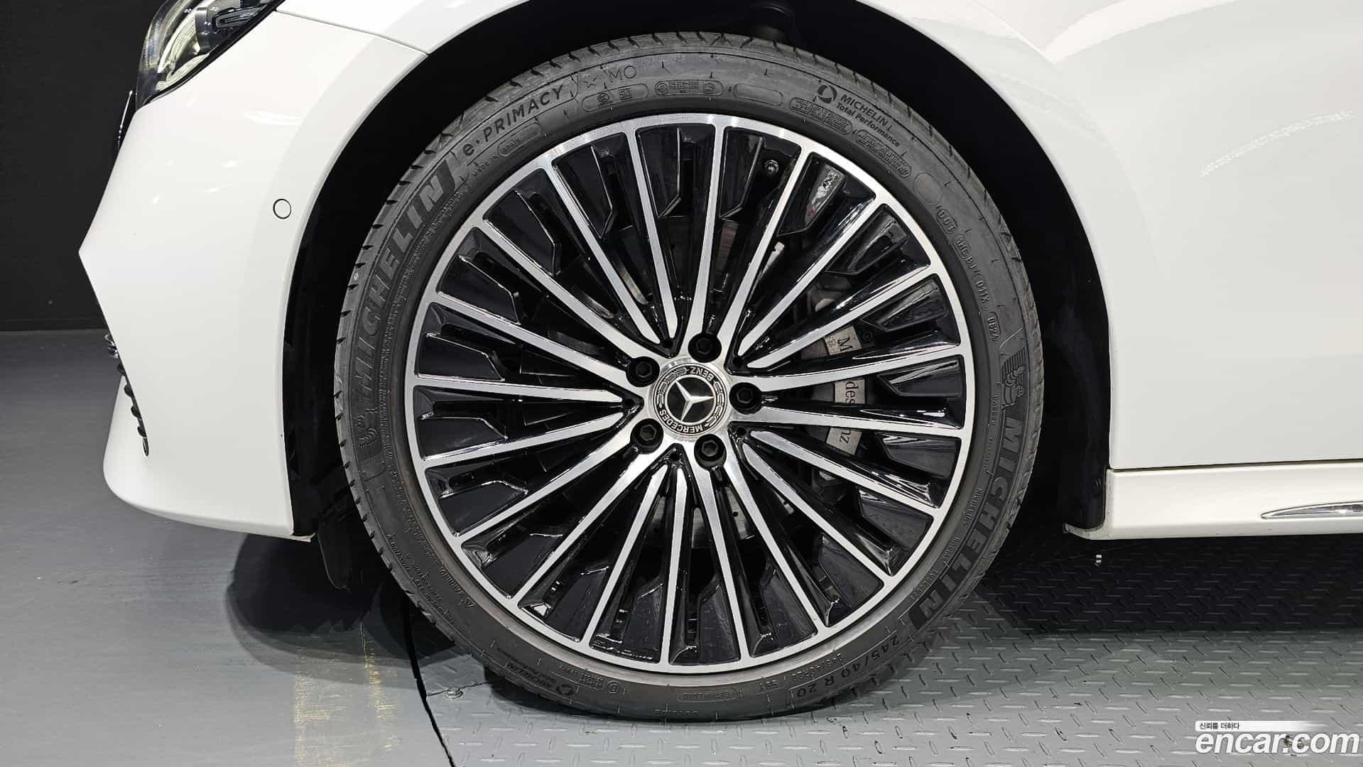 E-Class Mercedes-Benz 2024.8-OUTER-005