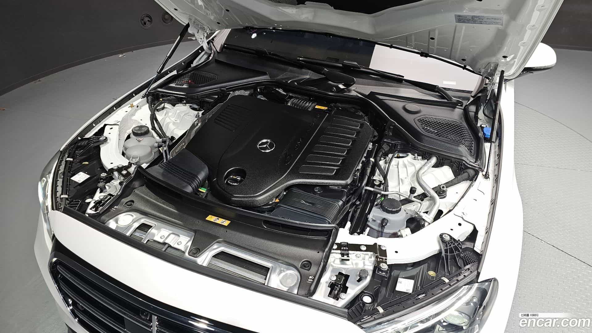 E-Class Mercedes-Benz 2024.8-INNER-006