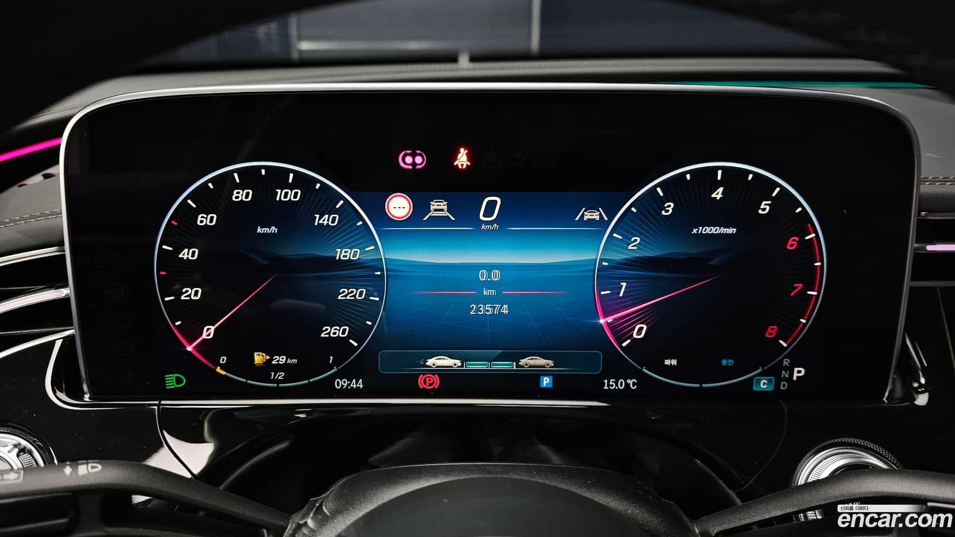 E-Class Mercedes-Benz 2024.8-INNER-008