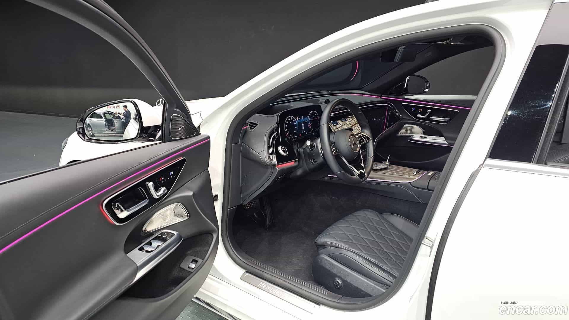 E-Class Mercedes-Benz 2024.8-OPTION-015