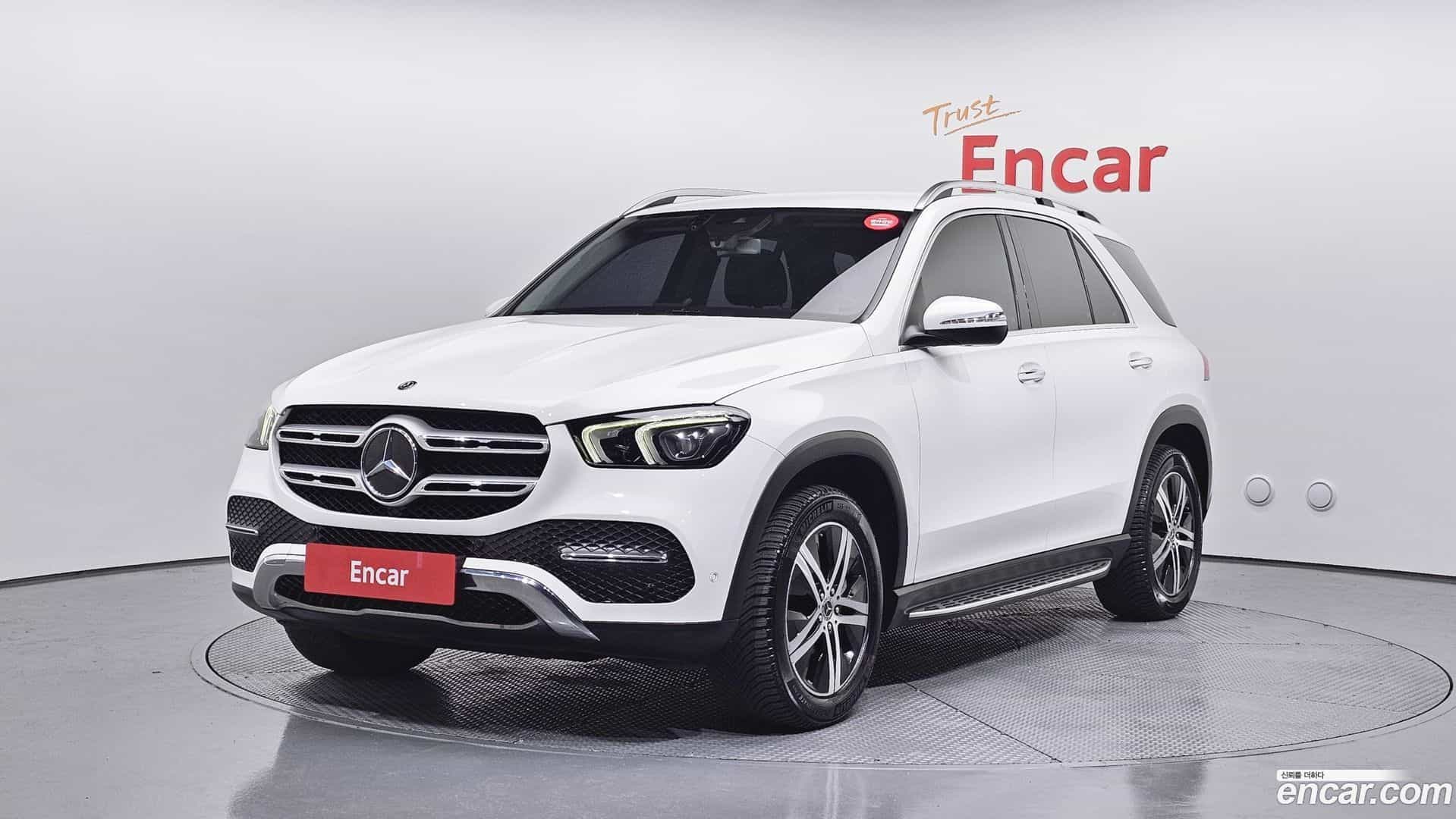 GLE-Class Mercedes-Benz 2019.8-OUTER-001