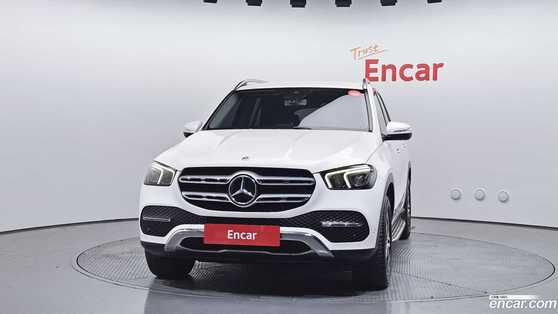 GLE-Class Mercedes-Benz 2019.8-OUTER-003
