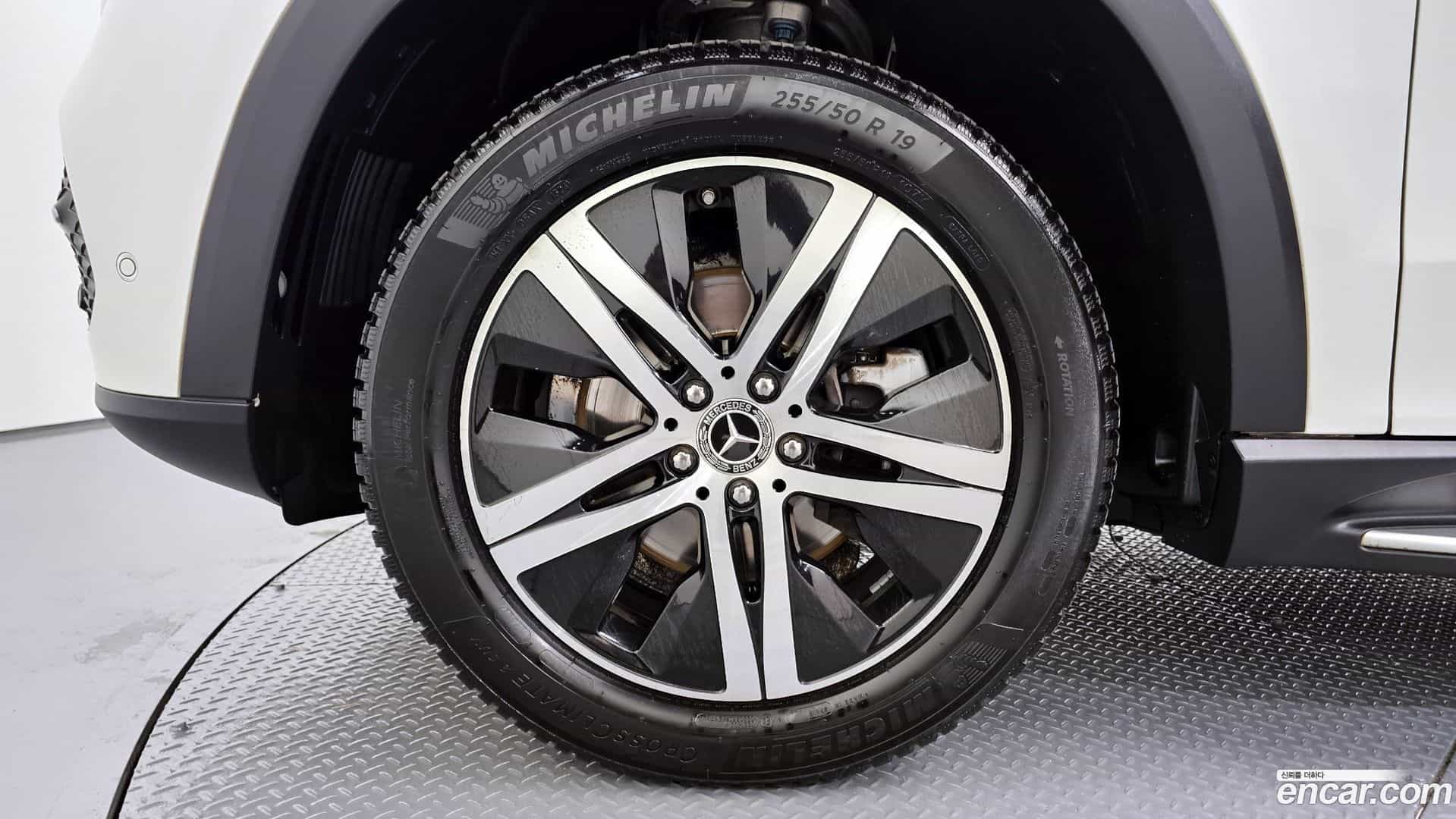 GLE-Class Mercedes-Benz 2019.8-OUTER-005