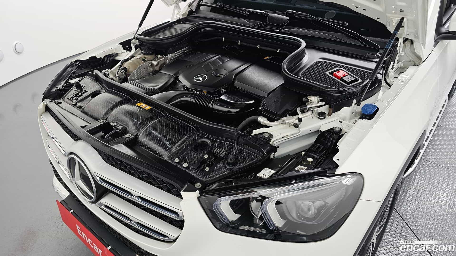 GLE-Class Mercedes-Benz 2019.8-INNER-006