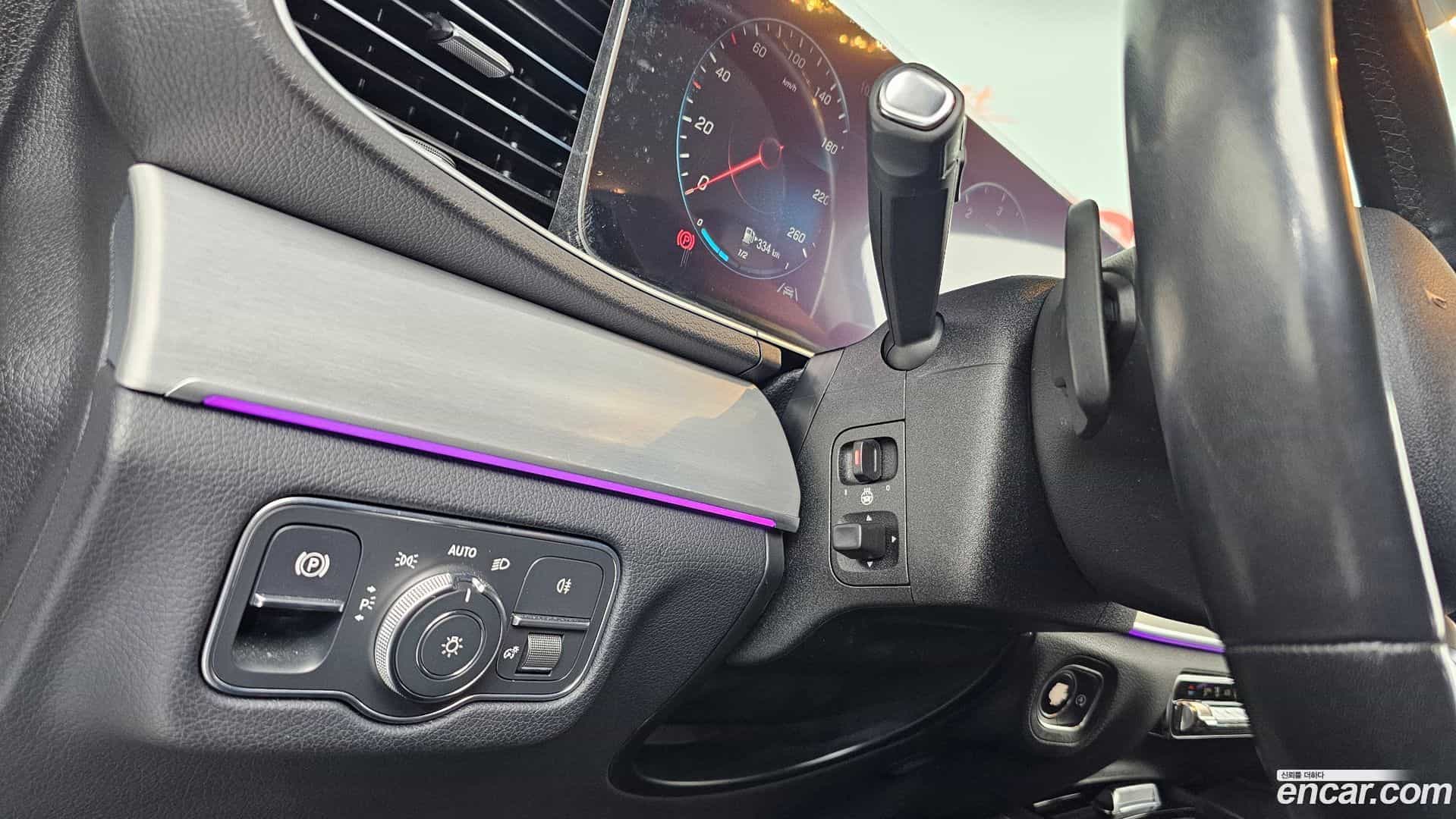 GLE-Class Mercedes-Benz 2019.8-OPTION-017