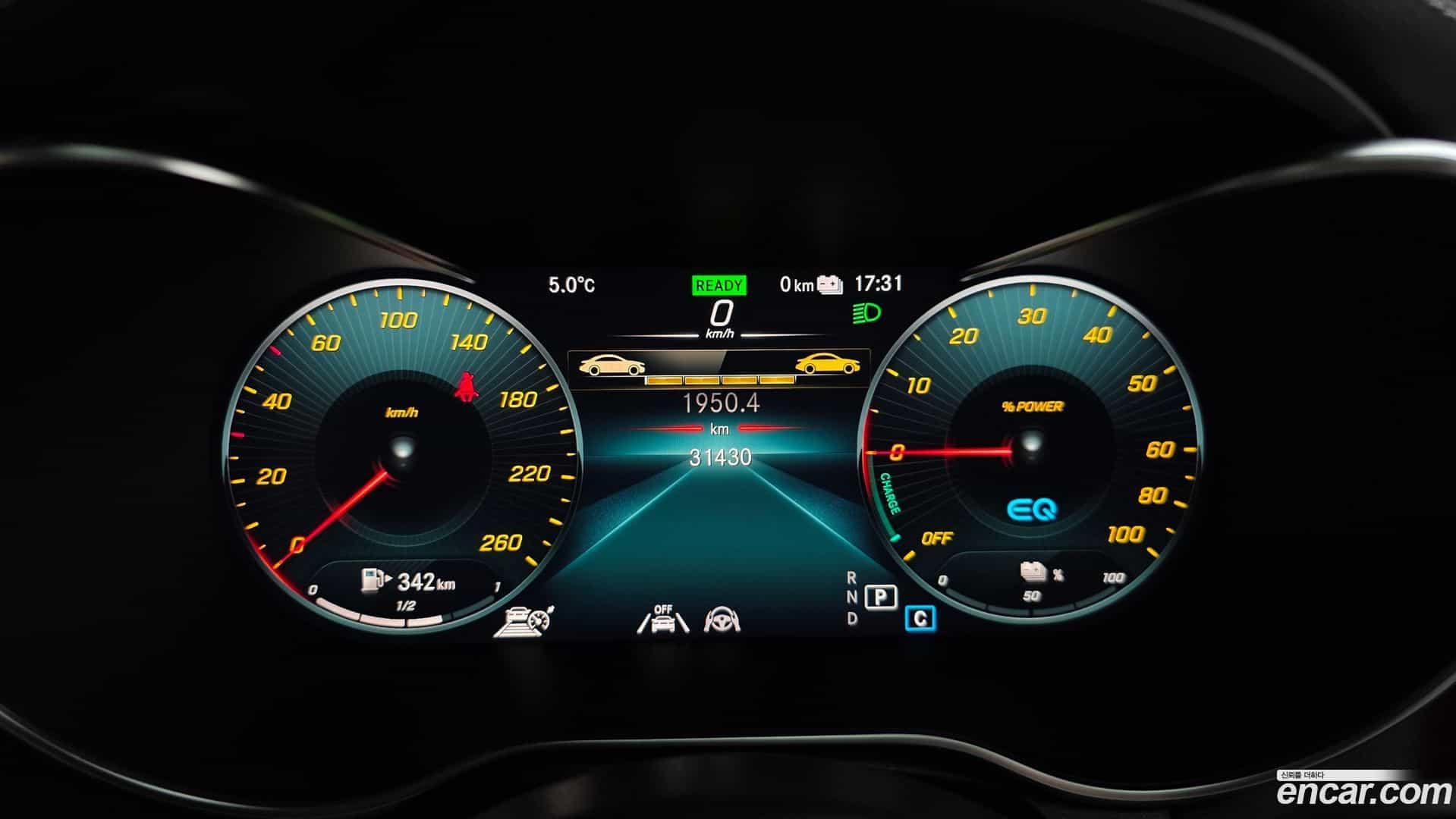 GLC-Class Mercedes-Benz 2022.10-INNER-008
