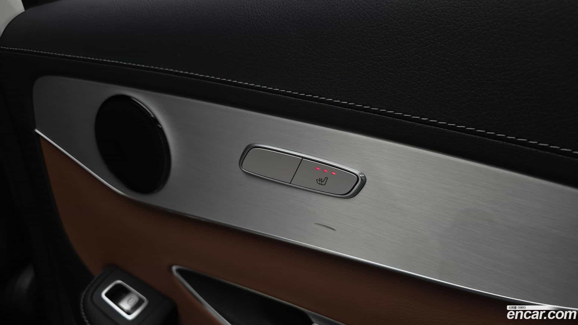 GLC-Class Mercedes-Benz 2022.10-OPTION-023