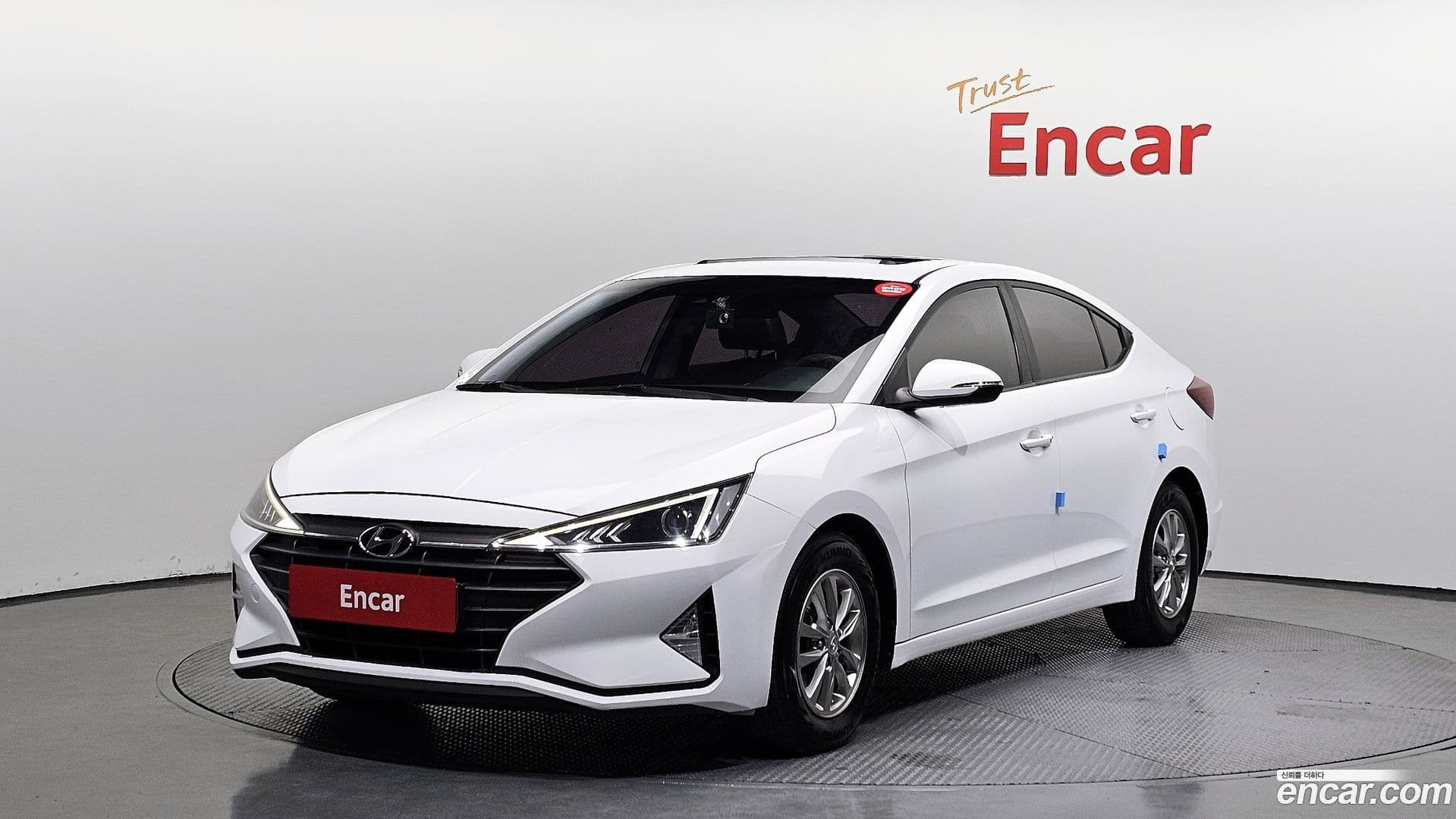 Main__Slider__Photo:AVANTE Hyundai 2019.2-0