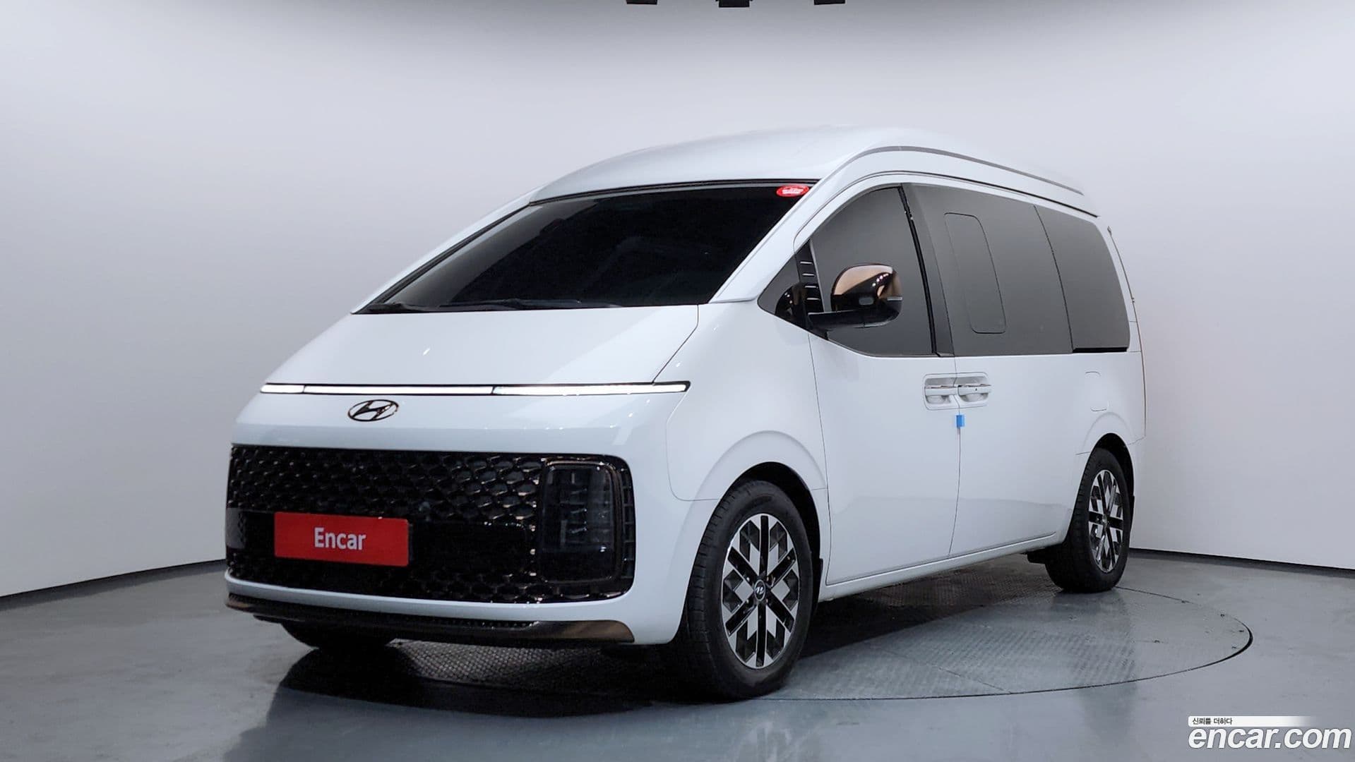 Main__Slider__Photo:Staria Hyundai 2023.4-0