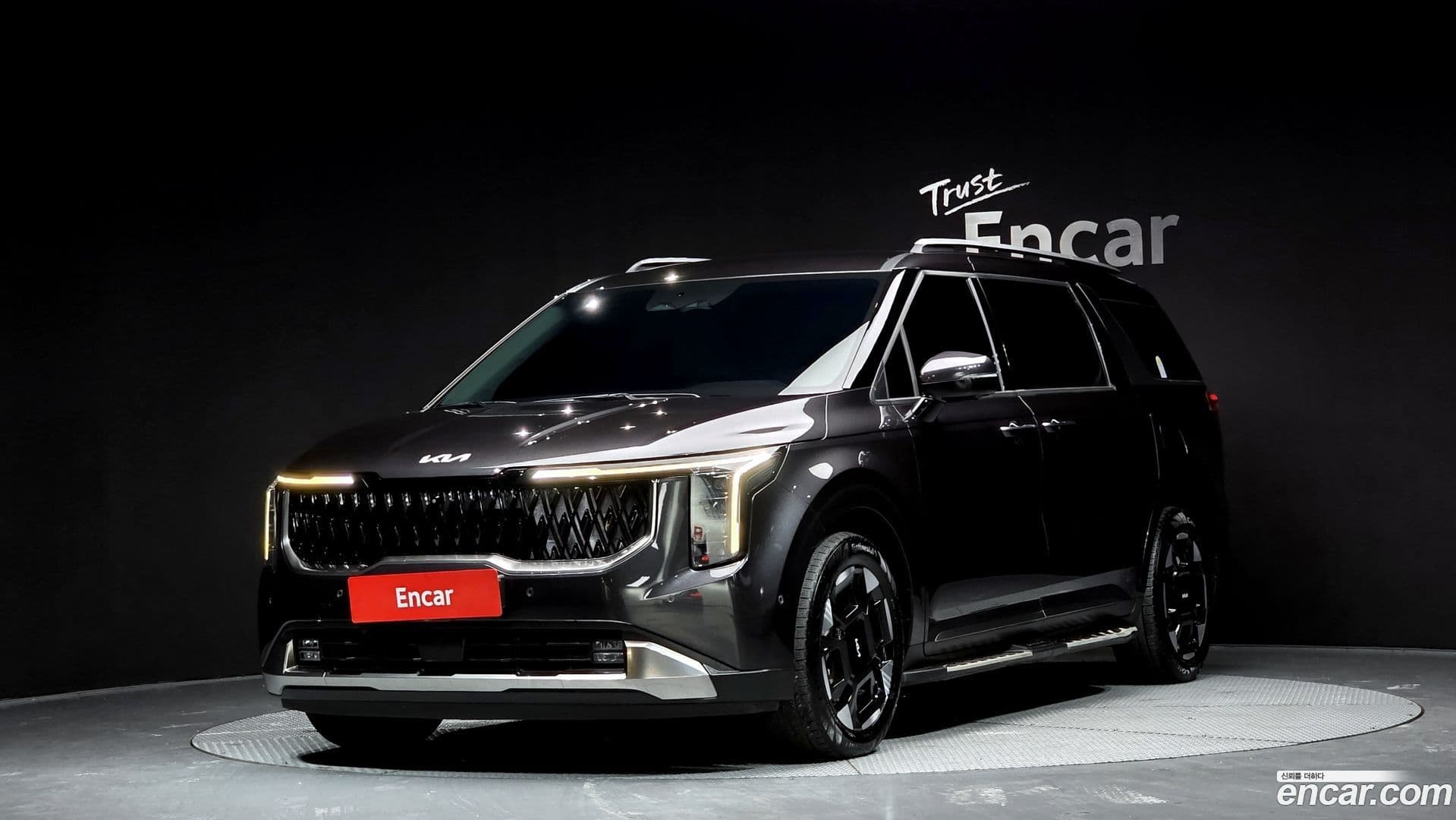 Main__Slider__Photo:Canival Kia 2024.1-0