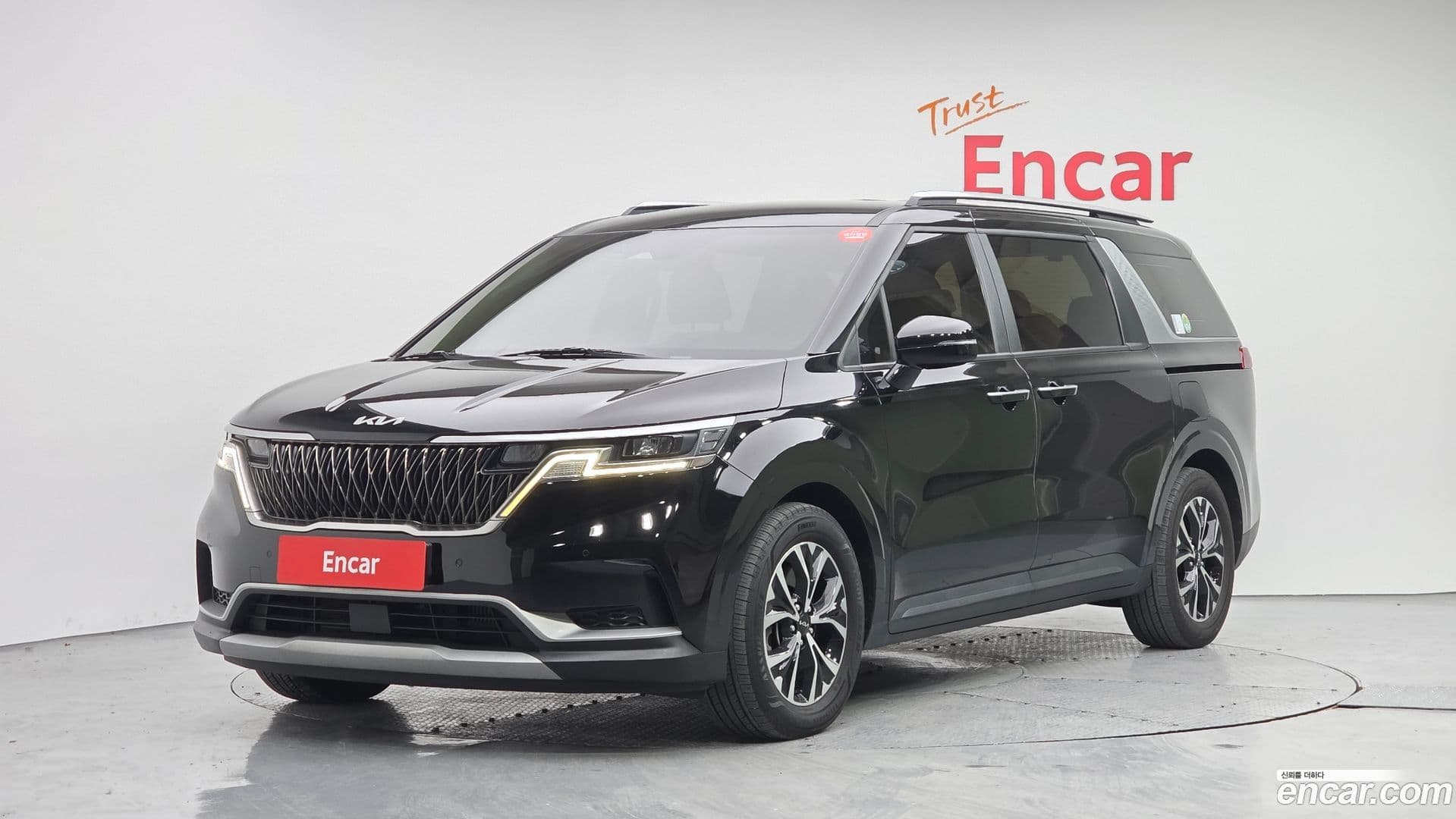 Main__Slider__Photo:Canival Kia 2021.11-0