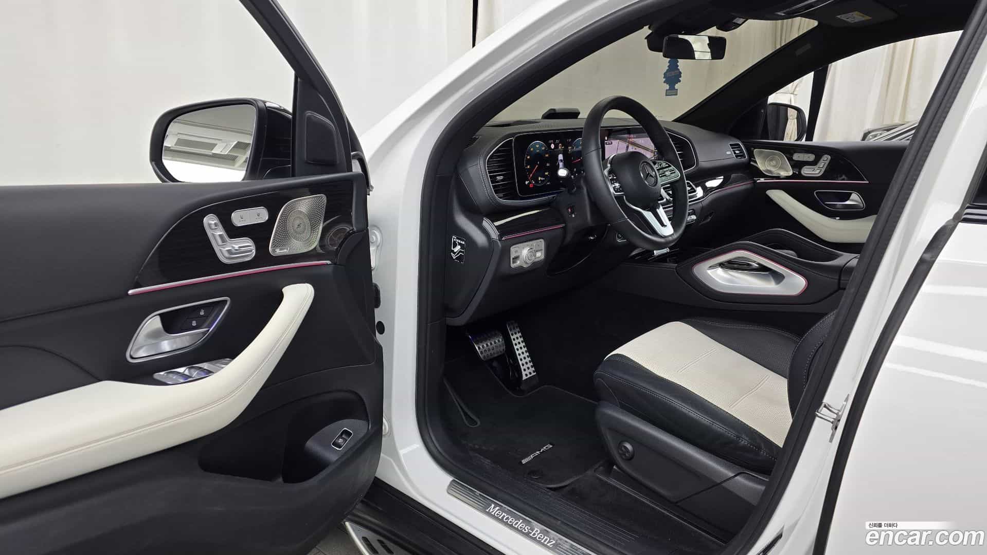 GLE-Class Mercedes-Benz 2022.2-OUTER-001