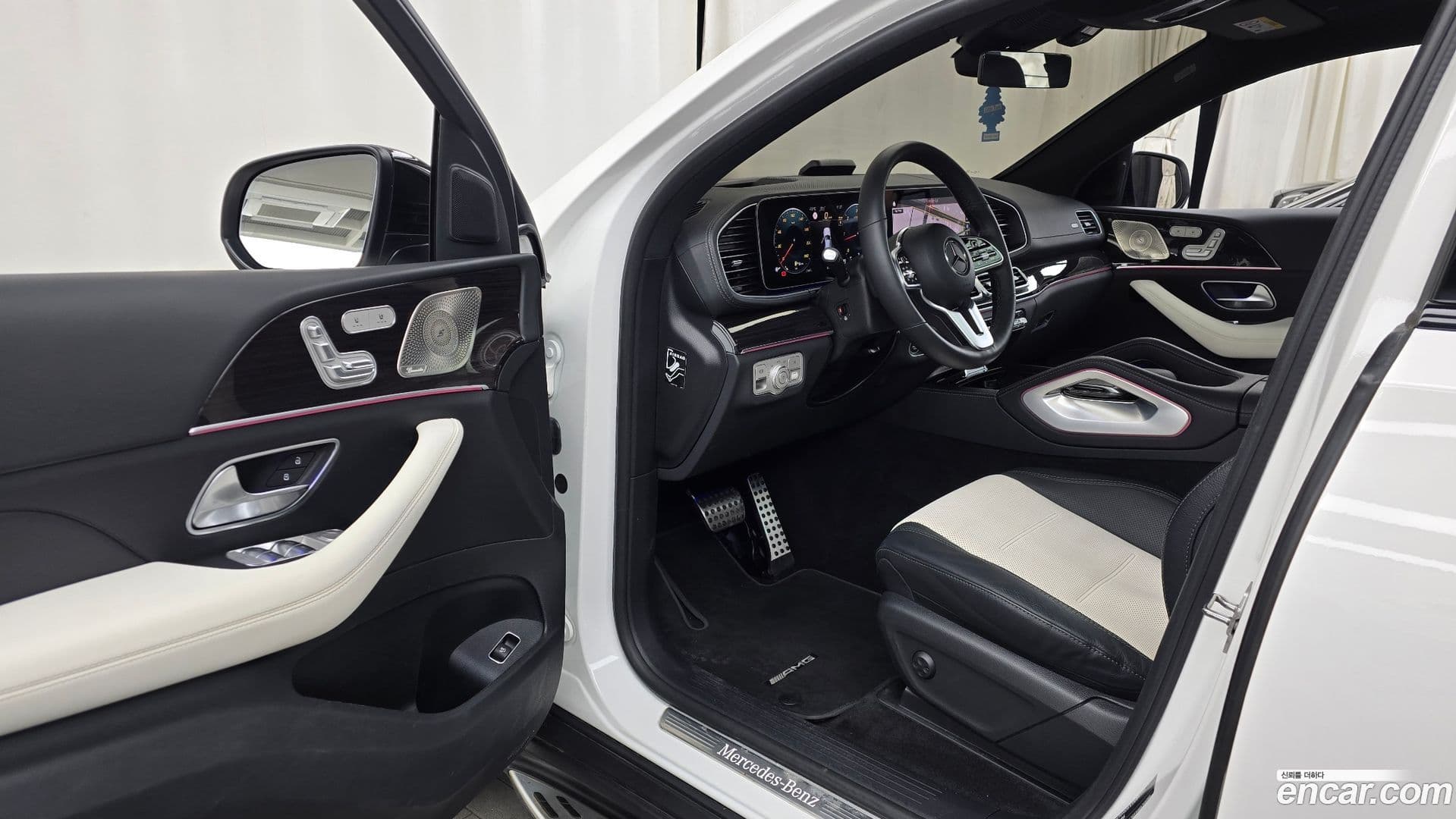 Main__Slider__Photo:GLE-Class Mercedes-Benz 2022.2-0