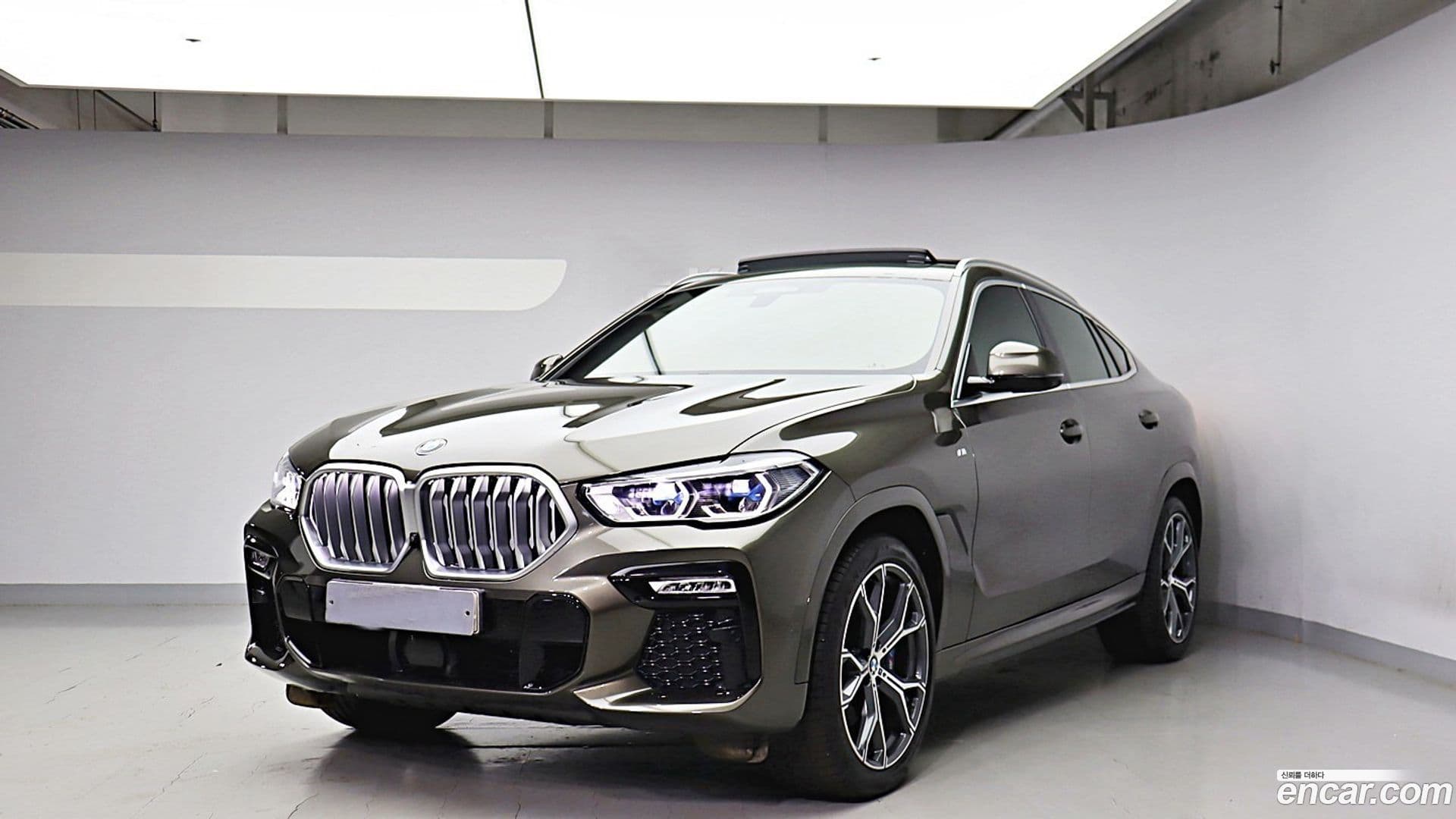 Main__Slider__Photo:X6 BMW 2021.0-0