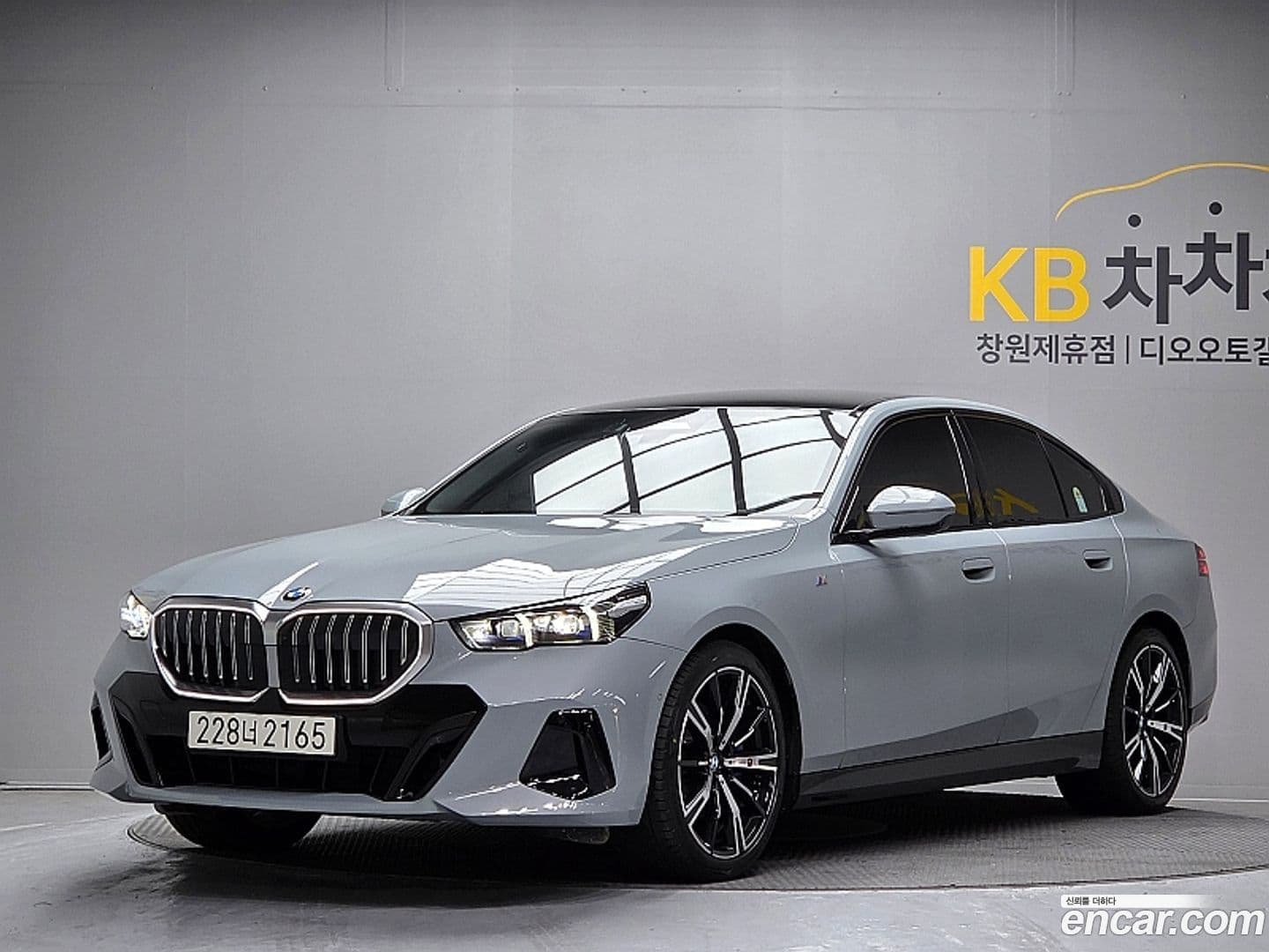 Main__Slider__Photo:5-Series BMW 2025.4-0