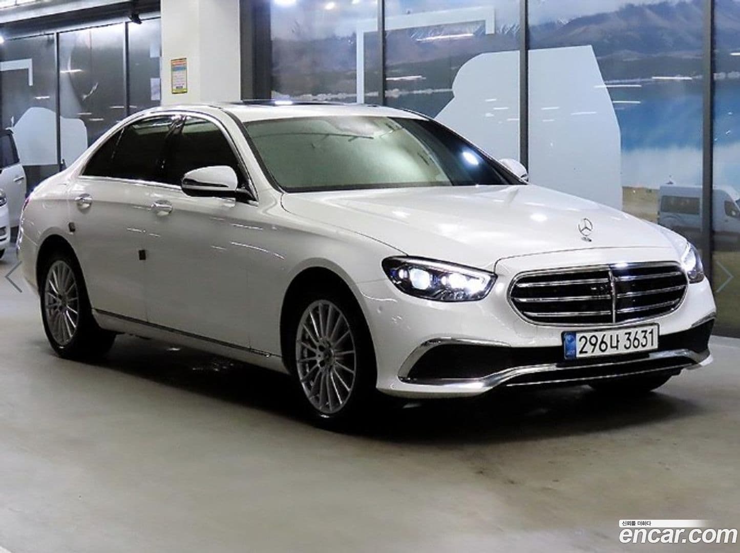 Main__Slider__Photo:E-Class Mercedes-Benz 2020.11-0
