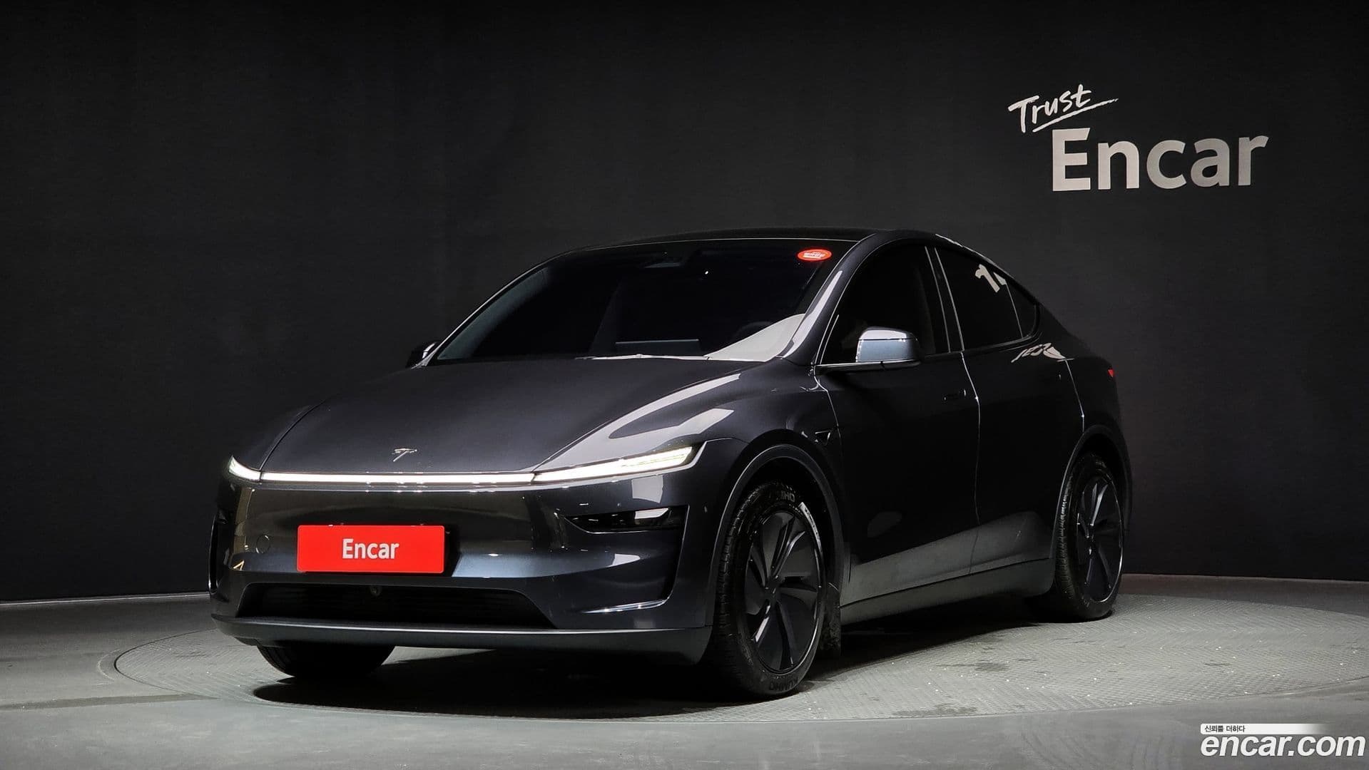 Main__Slider__Photo:Model Y Tesla 2025.4-0