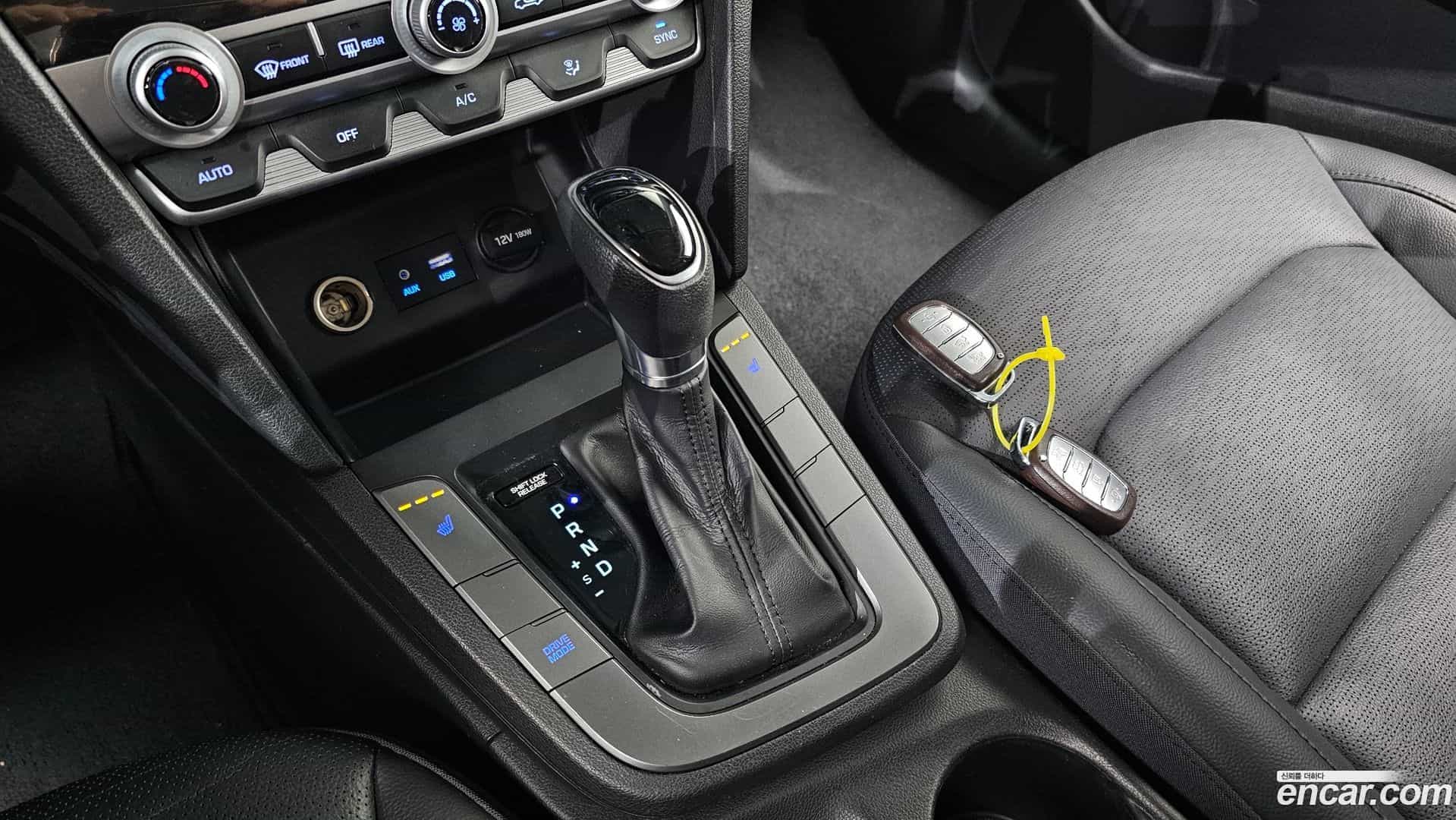 AVANTE Hyundai 2019.11-INNER-009