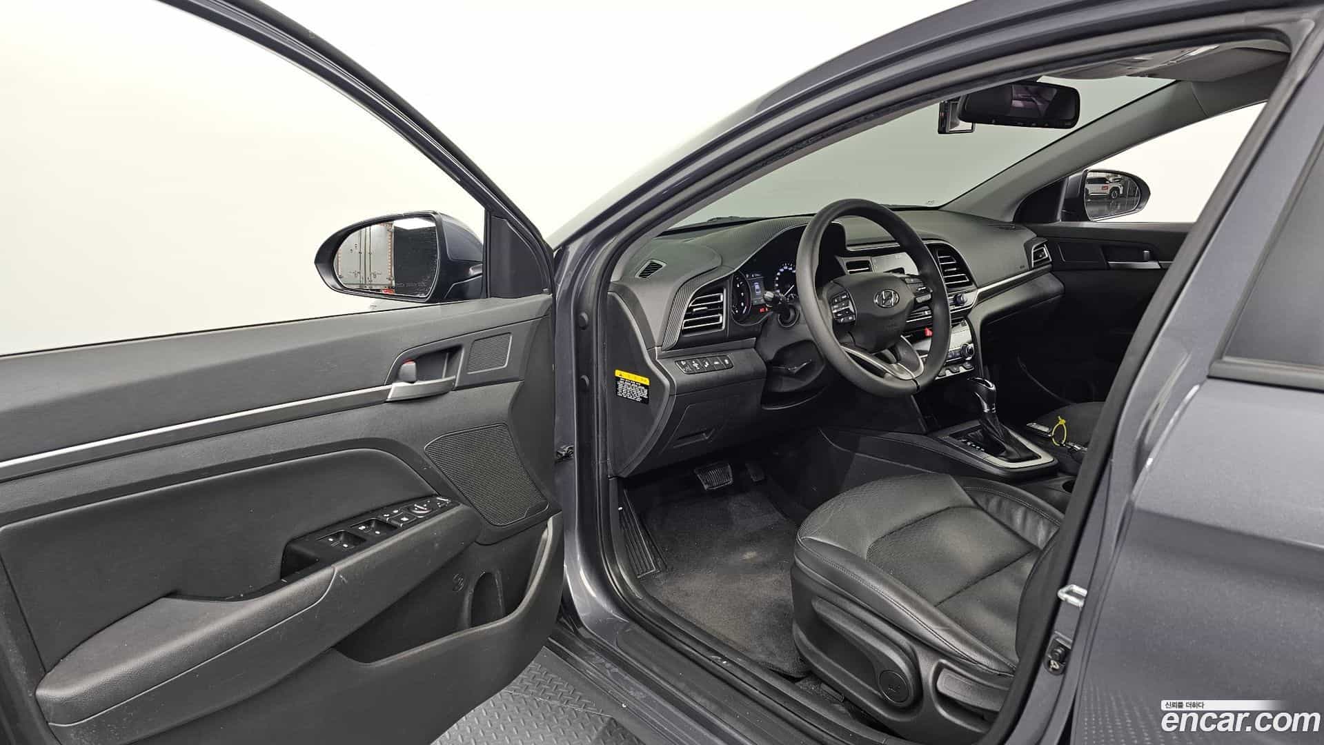 AVANTE Hyundai 2019.11-INNER-010