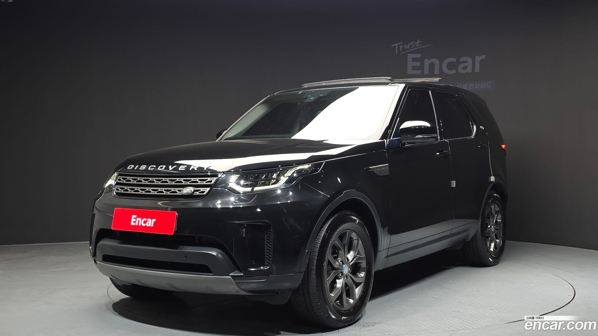 Main__Slider__Photo:Discovery Land Rover 2020.10-0