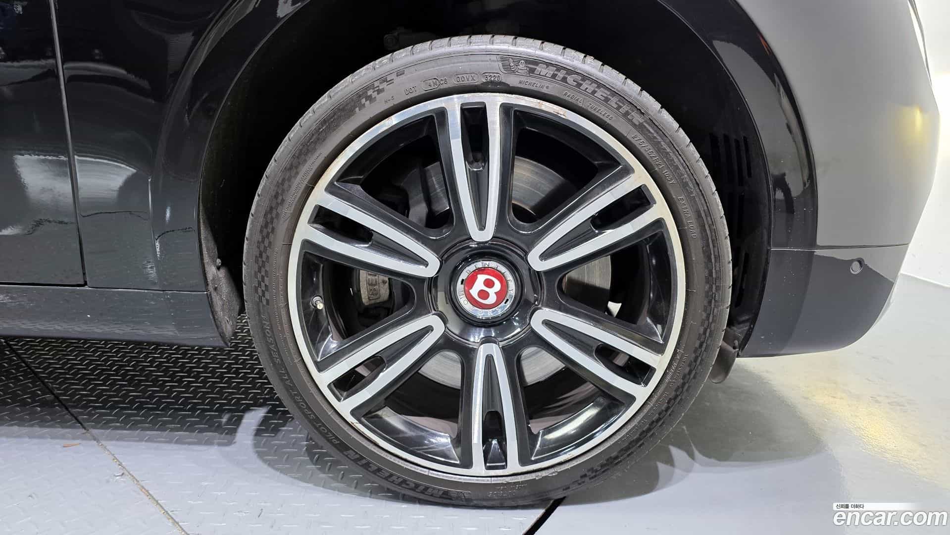Flying Spur Bentley 2014.8-OUTER-005