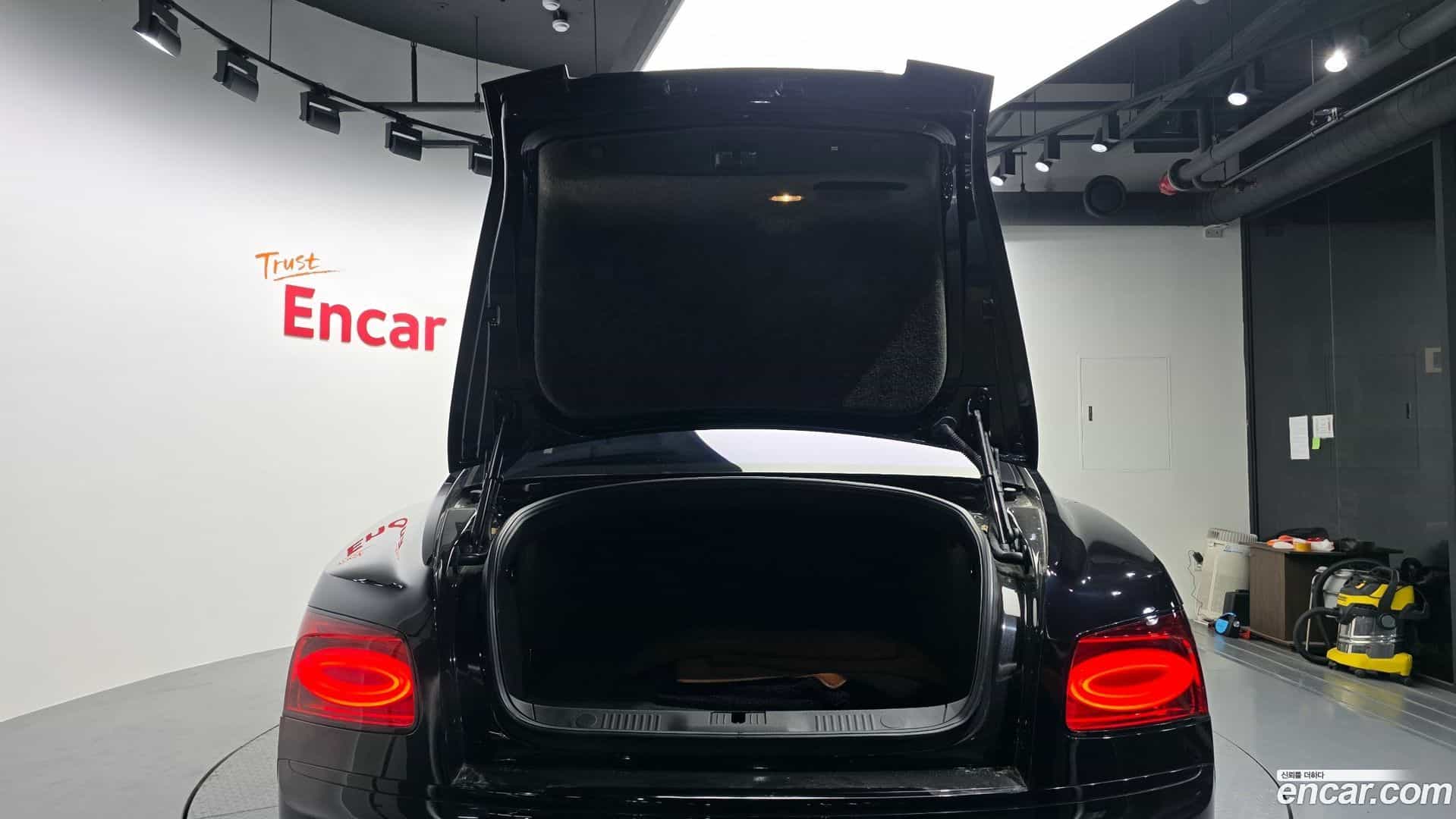 Flying Spur Bentley 2014.8-OPTION-023