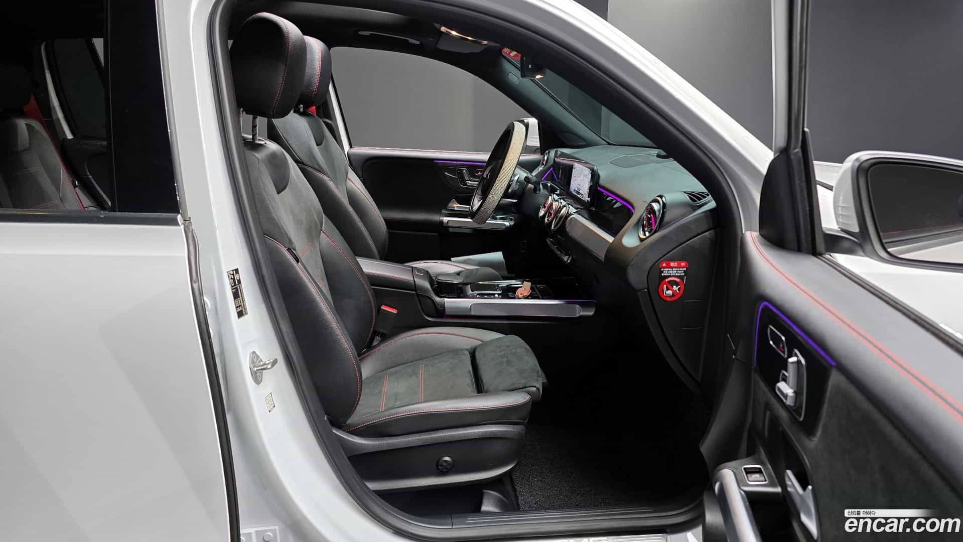 GLB-Class Mercedes-Benz 2021.9-INNER-010