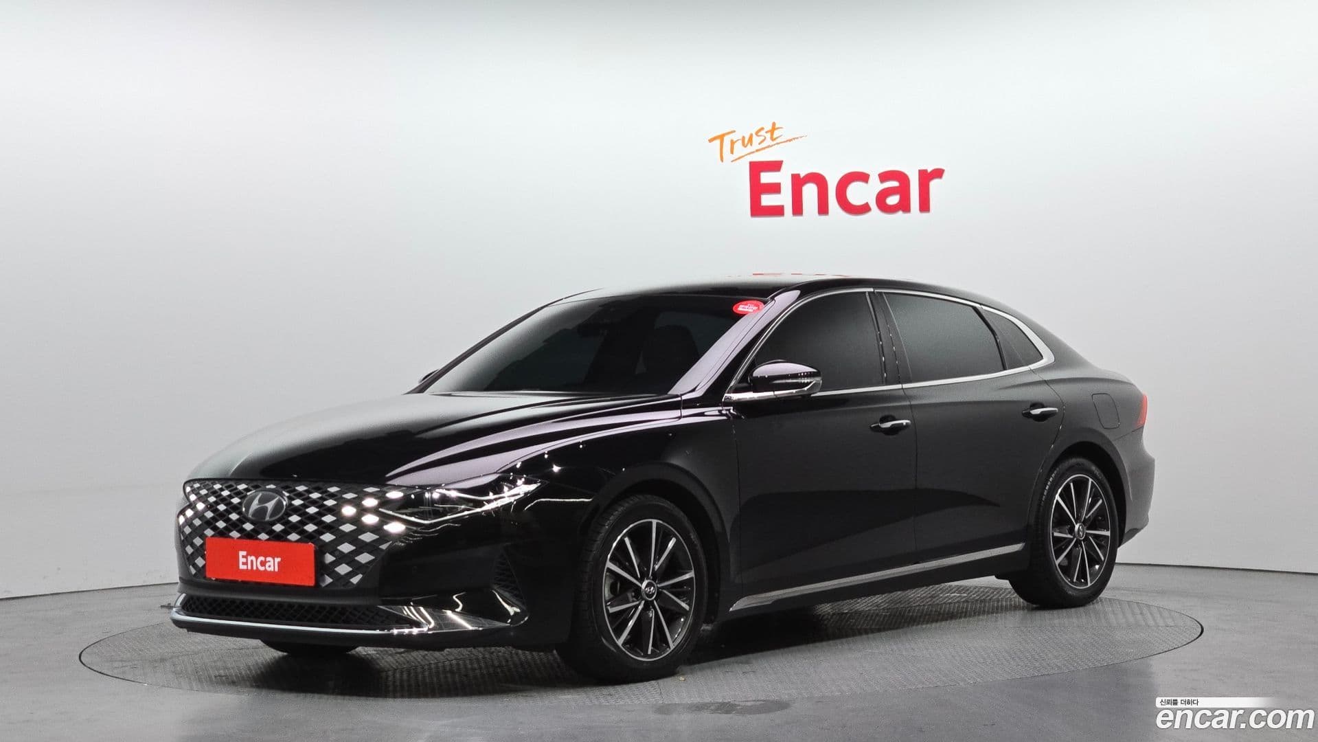 Main__Slider__Photo:Grandeur Hyundai 2021.11-0