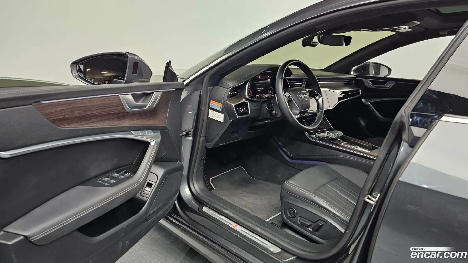A7 Audi 2022.1-INNER-010