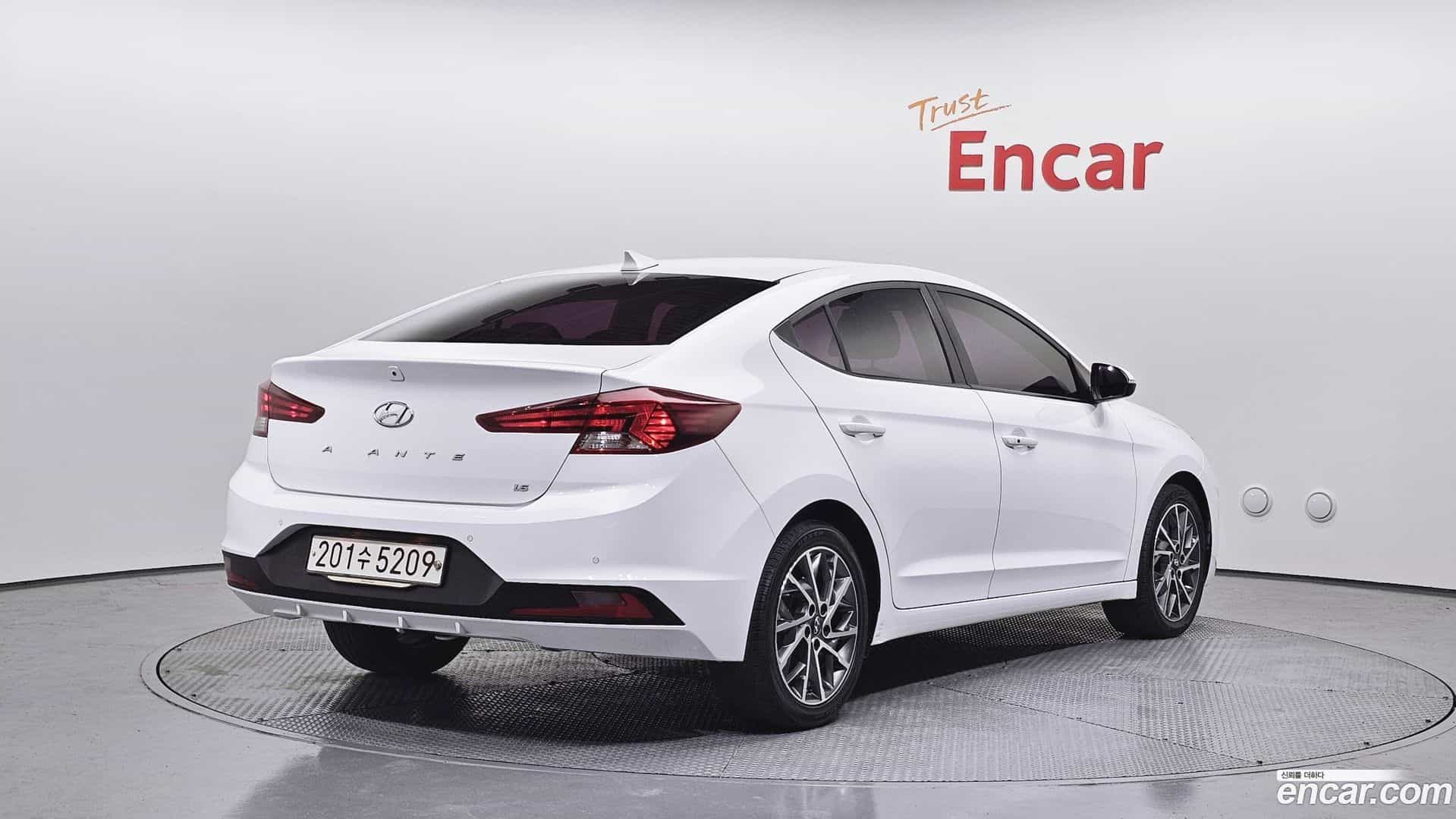 AVANTE Hyundai 2019.2-OUTER-002