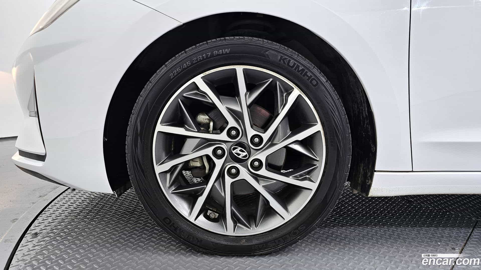AVANTE Hyundai 2019.2-OUTER-005