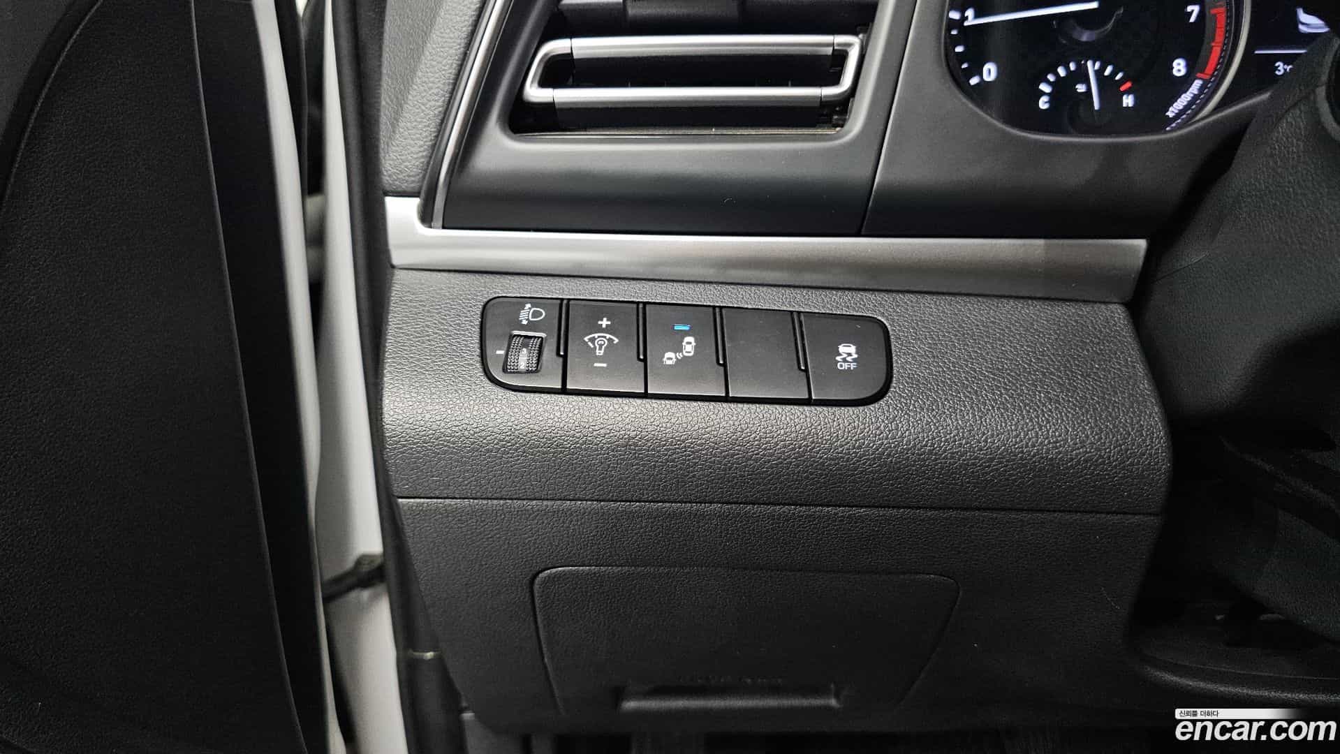 AVANTE Hyundai 2019.2-OPTION-019