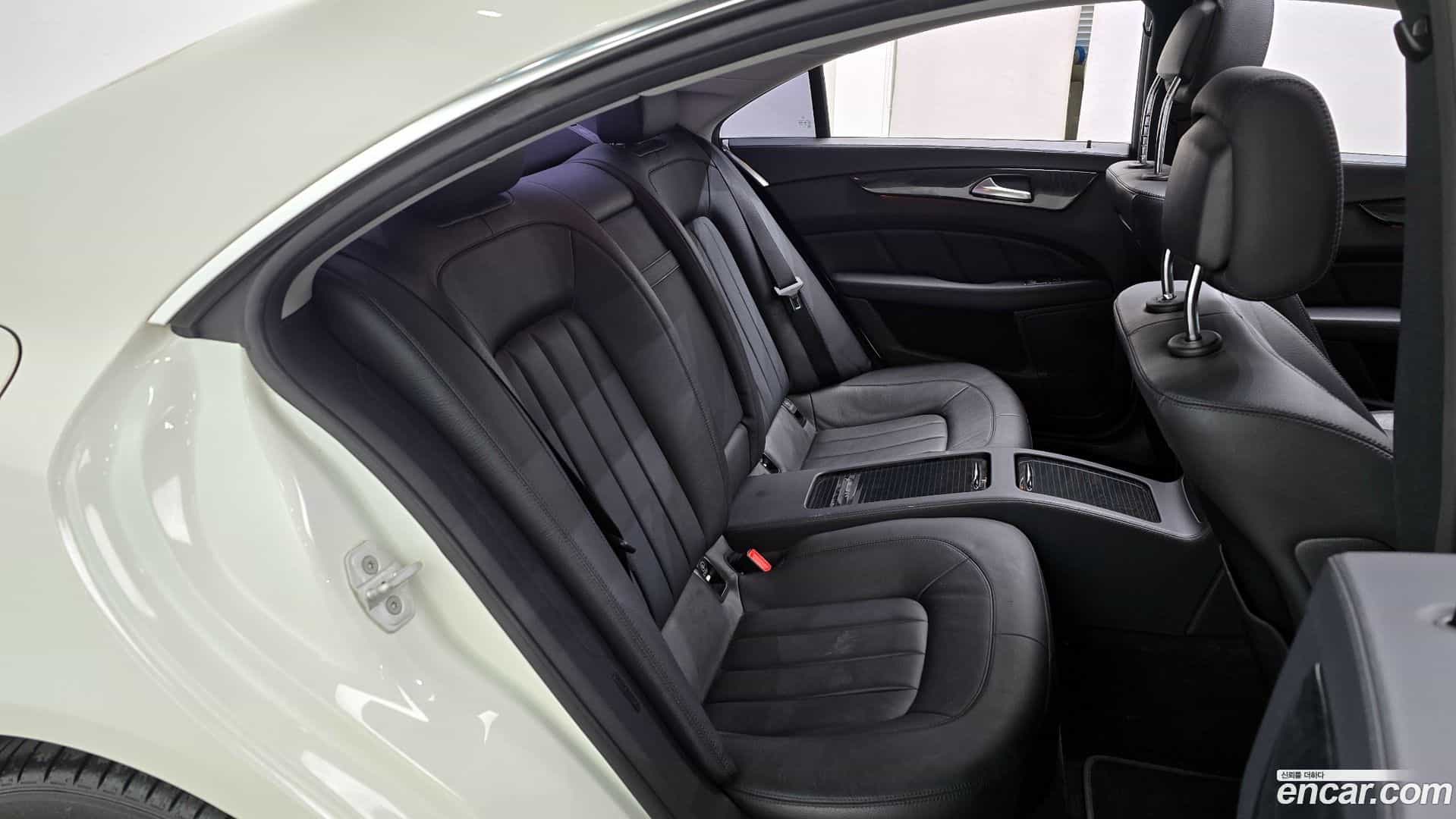 CLS-Class Mercedes-Benz 2016.0-OPTION-016