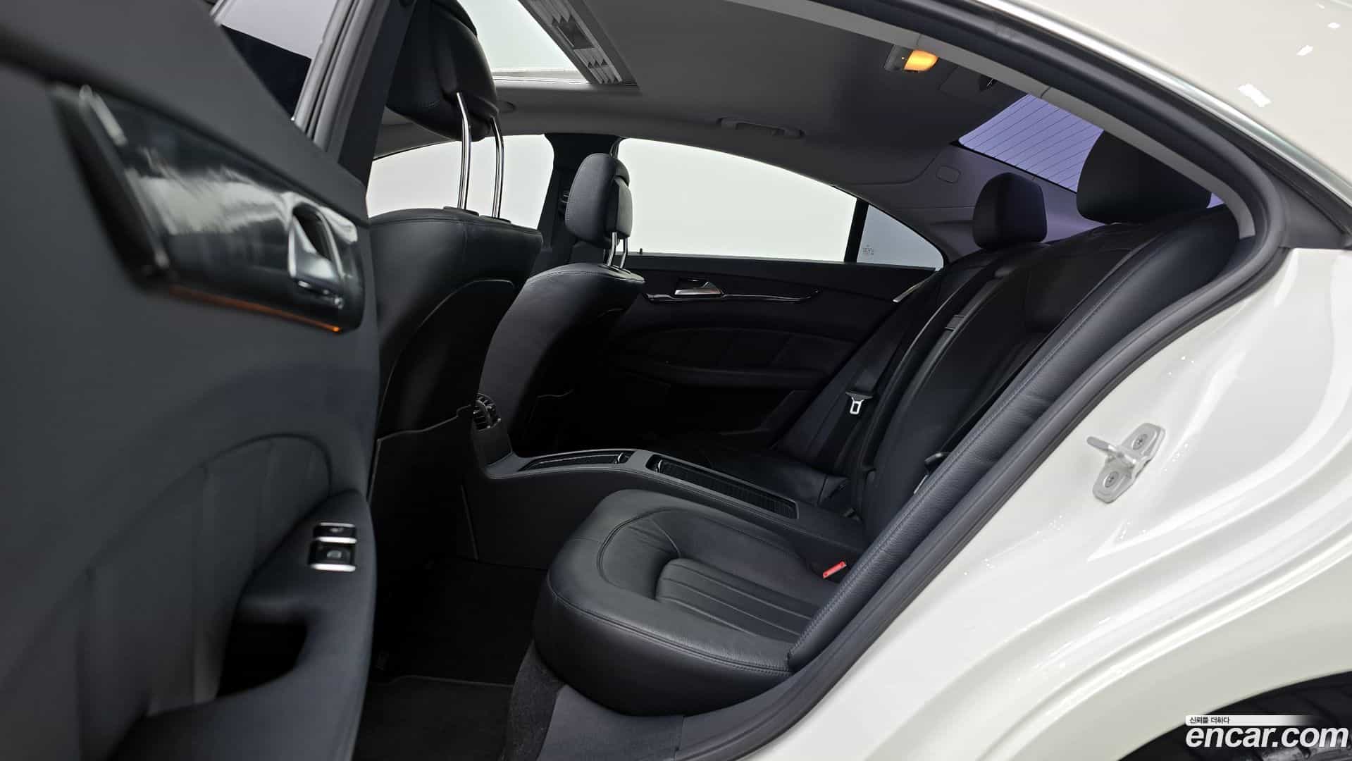 CLS-Class Mercedes-Benz 2016.0-OPTION-017