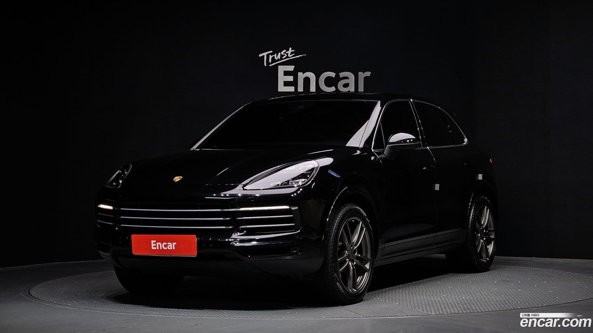 Main__Slider__Photo:Cayenne Porsche 2019.2-0
