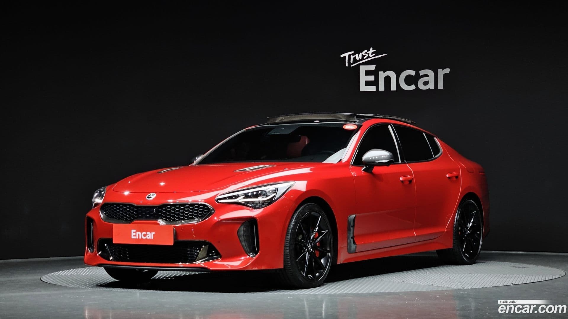 Main__Slider__Photo:Stinger Kia 2020.8-0
