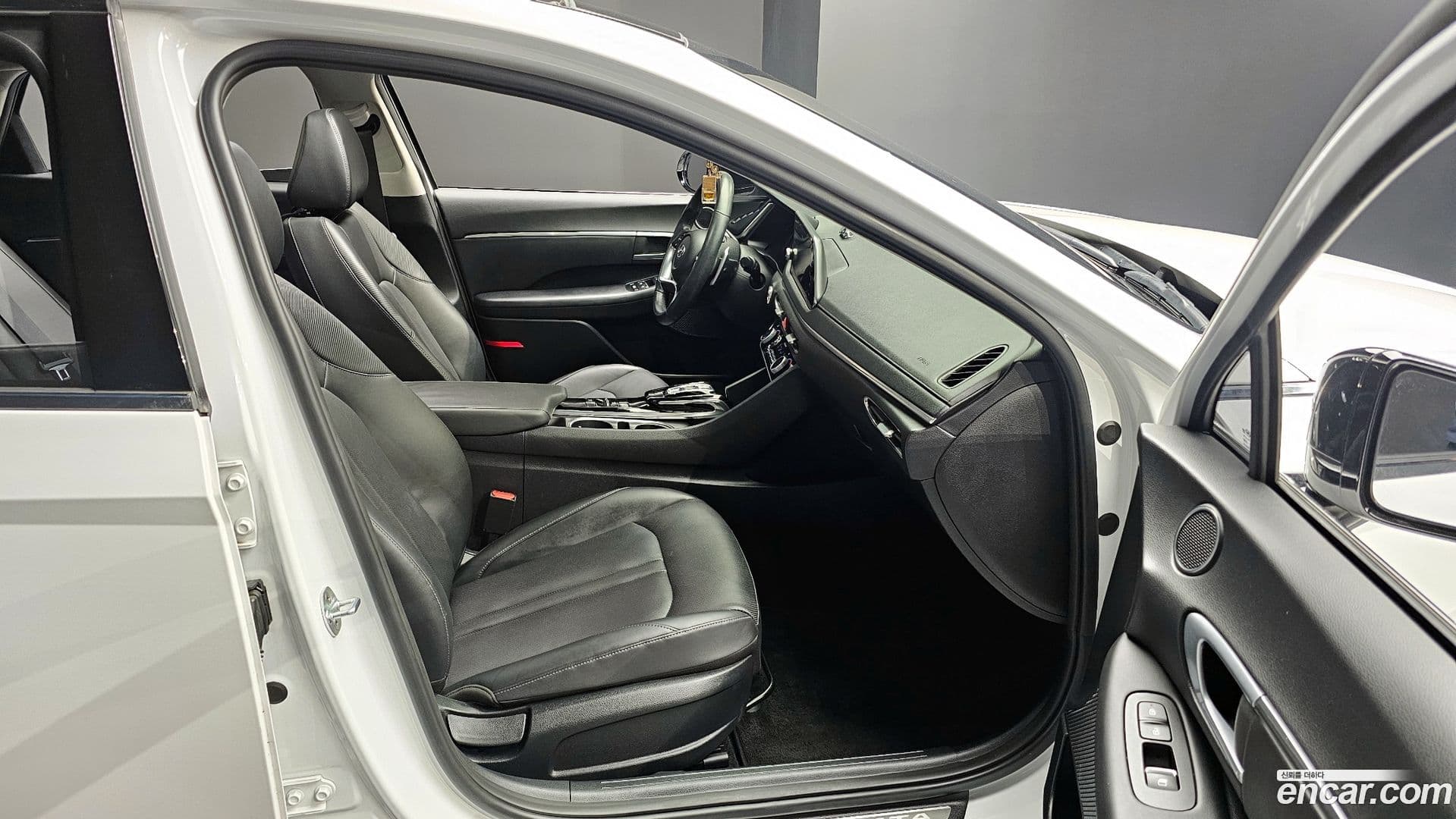 Main__Slider__Photo:Sonata Hyundai 2019.7-10