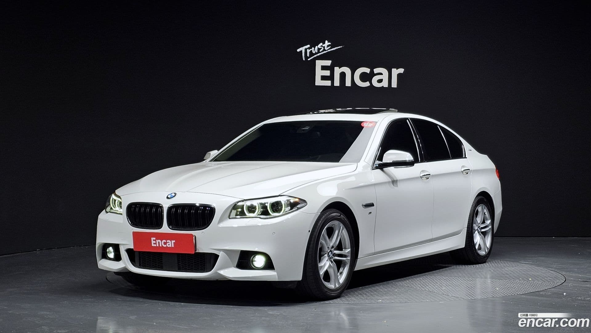 Main__Slider__Photo:5-Series BMW 2016.10-0