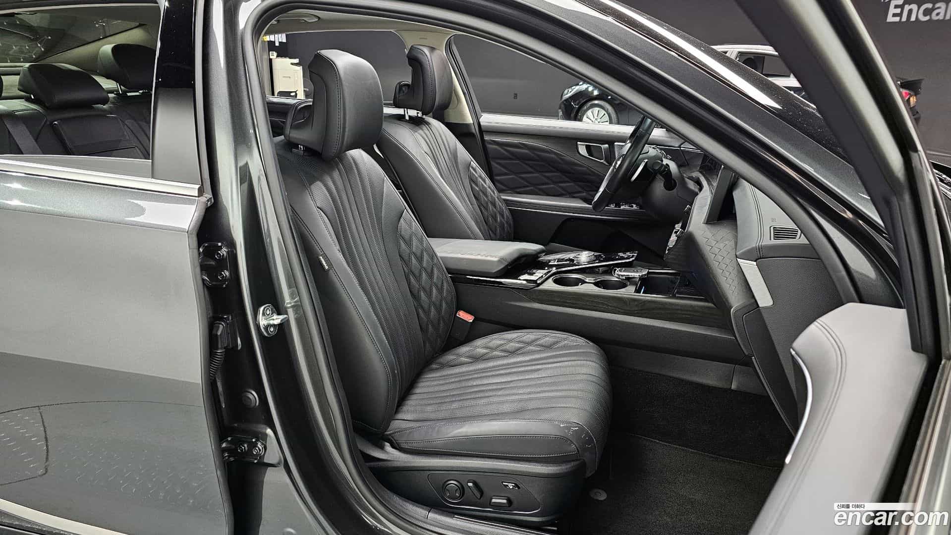 K8 Kia 2022.11-INNER-010