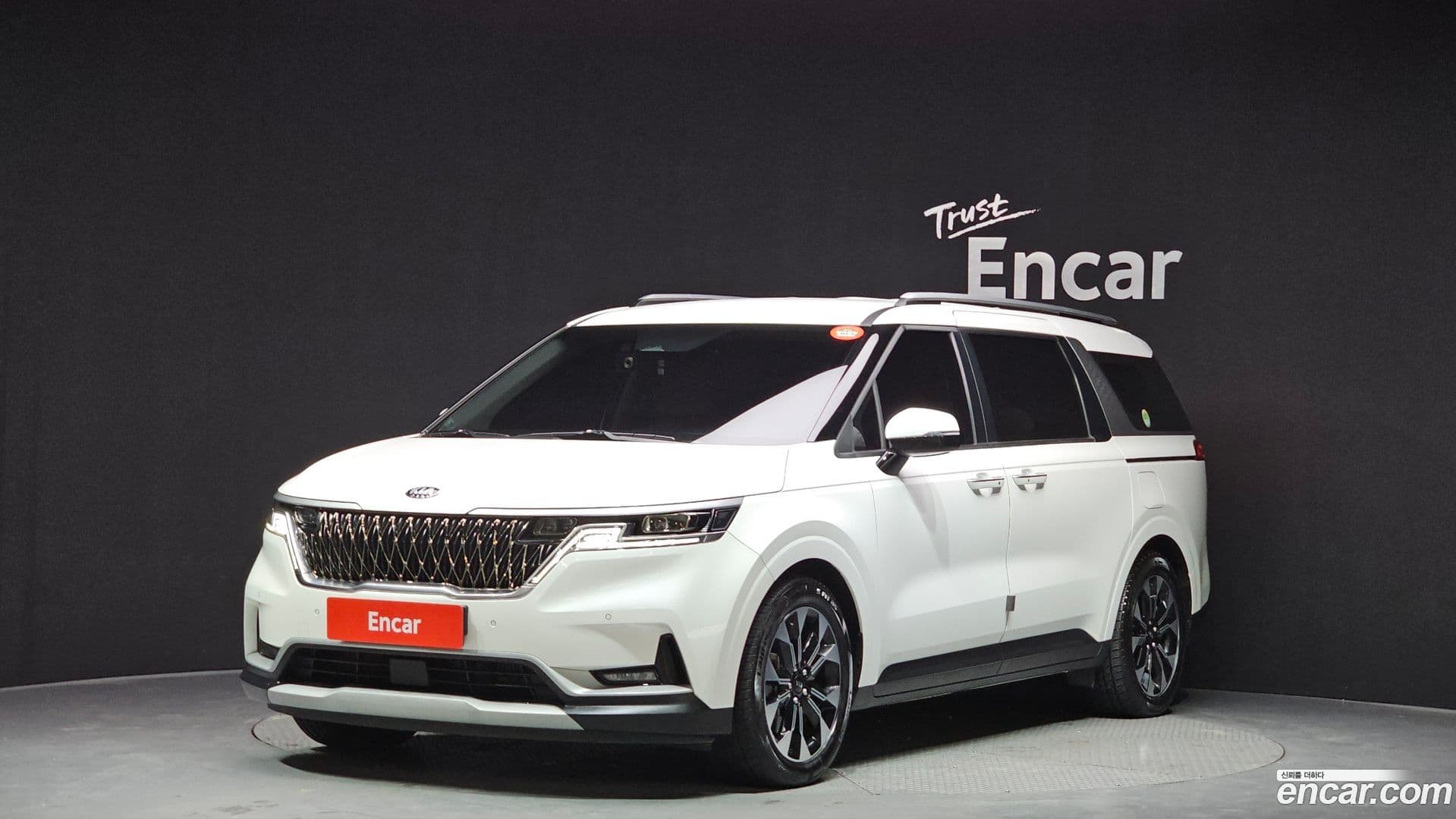 Main__Slider__Photo:Canival Kia 2020.8-0