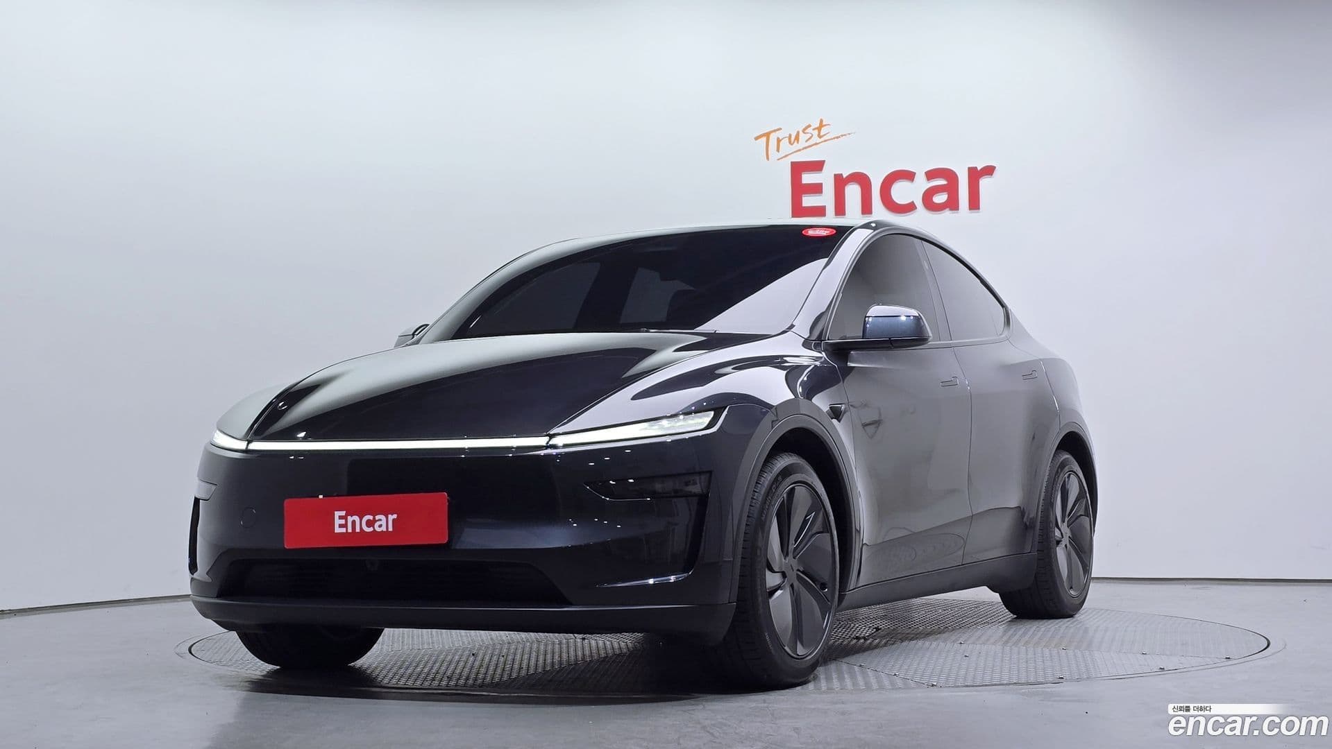 Main__Slider__Photo:Model Y Tesla 2025.6-0