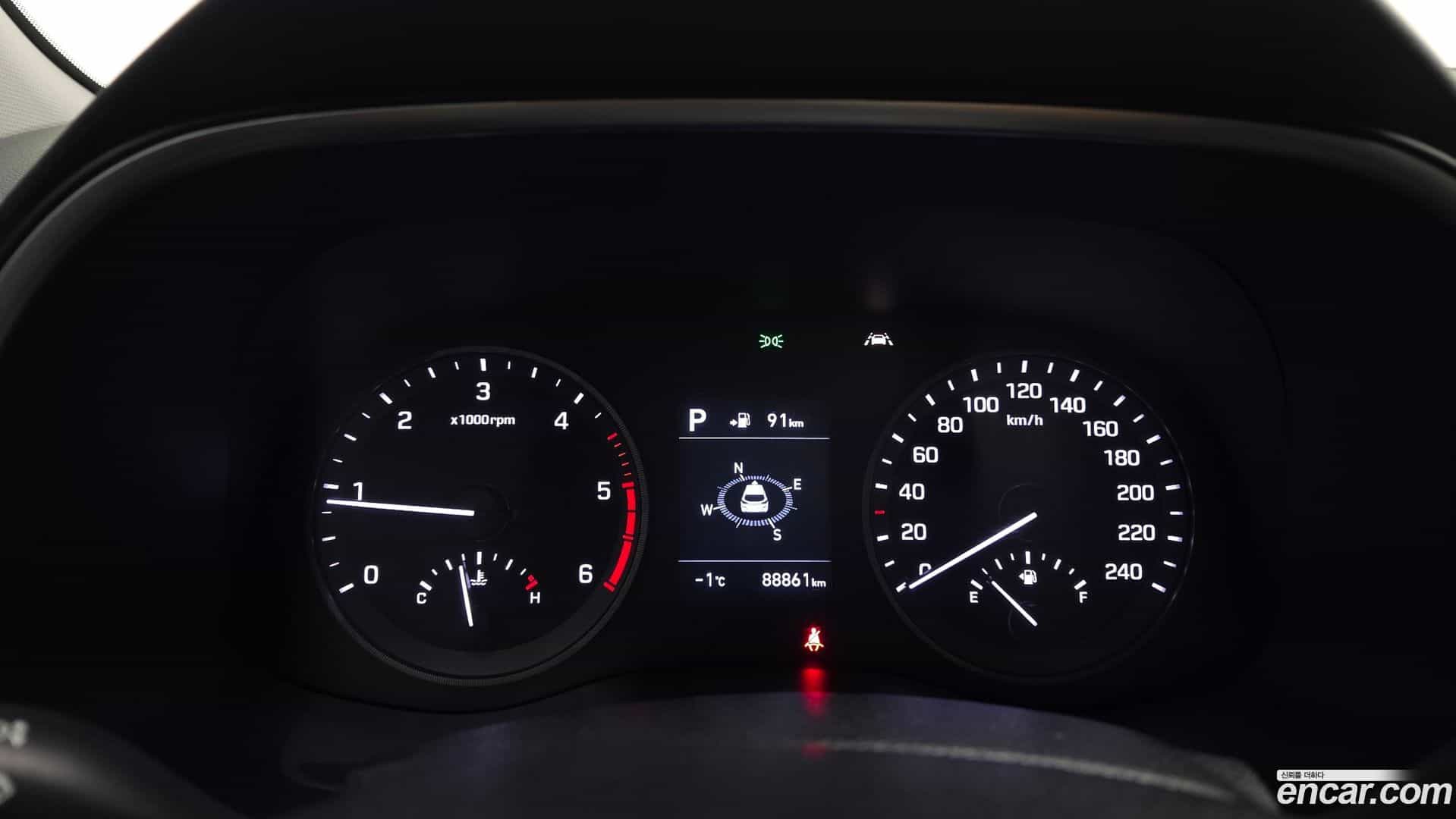Tucson Hyundai 2019.2-INNER-008