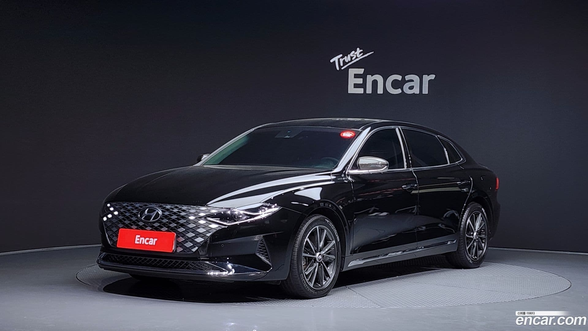 Main__Slider__Photo:Grandeur Hyundai 2022.6-0
