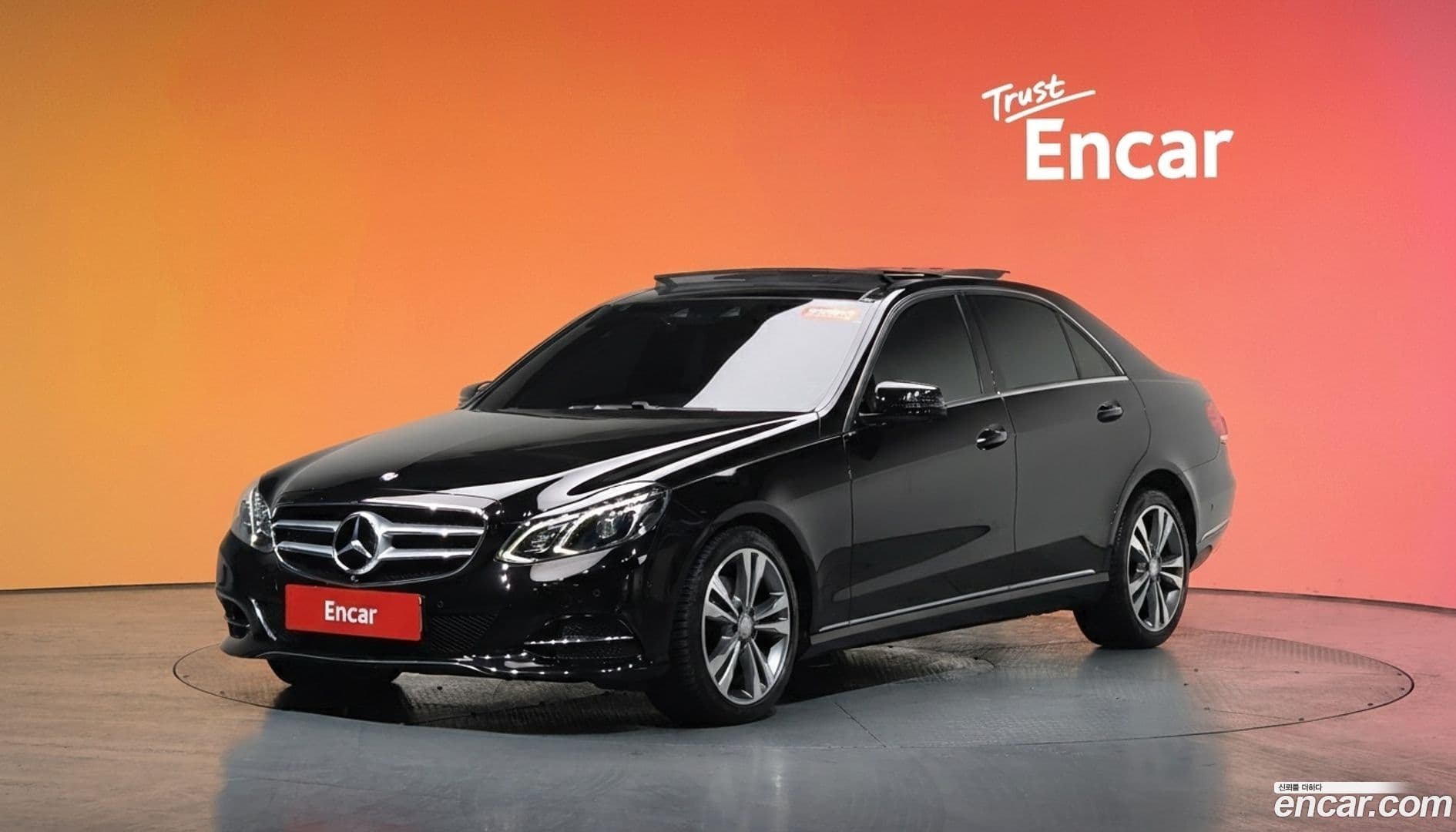 Main__Slider__Photo:E-Class Mercedes-Benz 2015.10-0