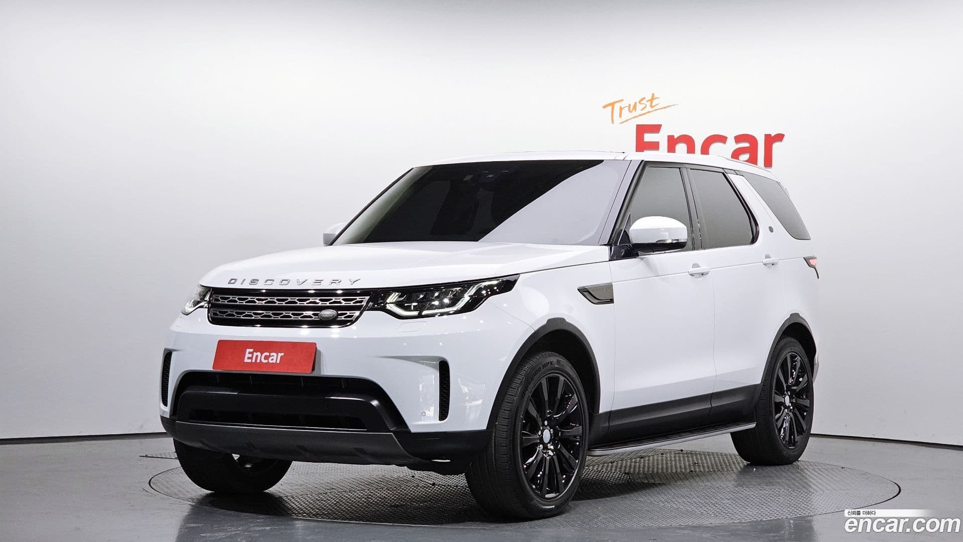 Main__Slider__Photo:Discovery Land Rover 2018.6-0