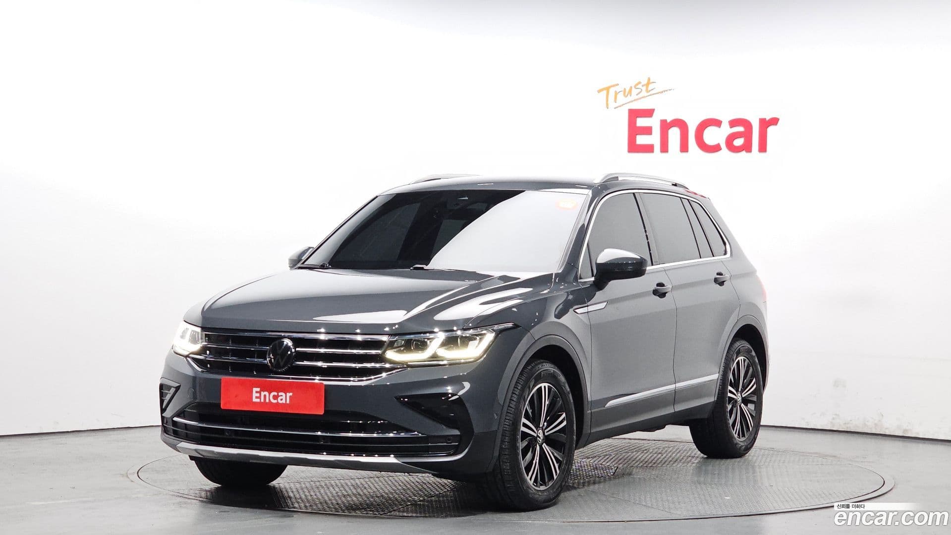 Main__Slider__Photo:Tiguan Volkswagen 2023.6-0