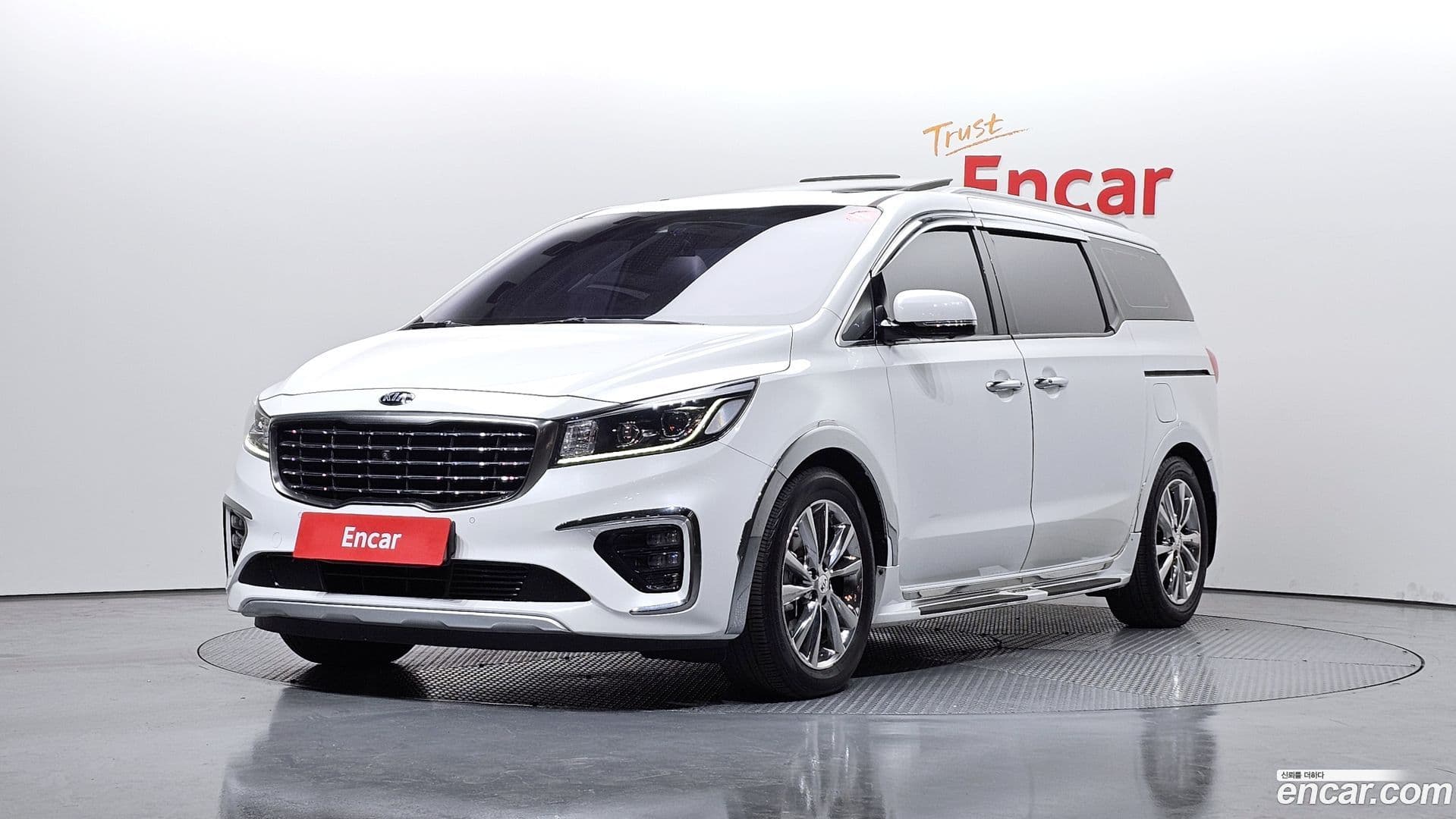 Main__Slider__Photo:Canival Kia 2019.3-0